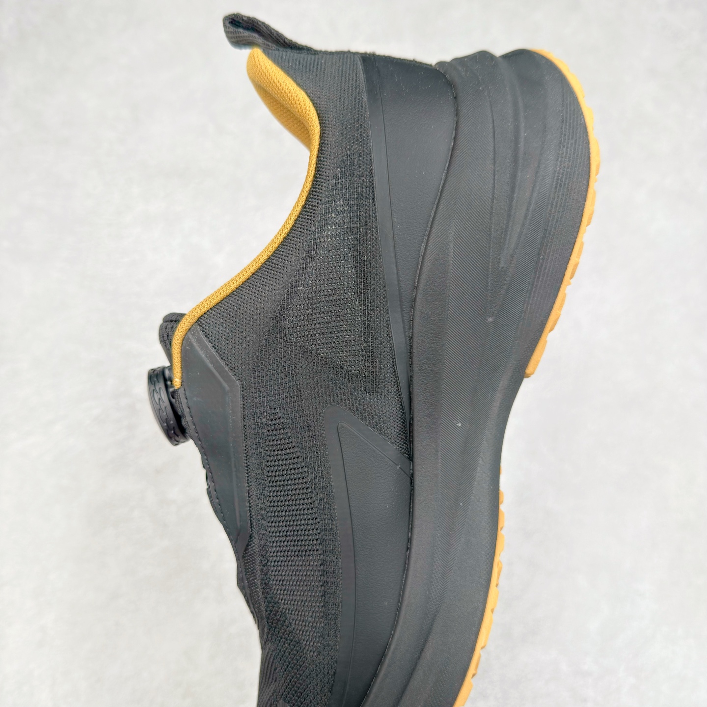 图片[7]-＃HP DESCENTE Enerzite 迪桑特泡棉科技中底舒适BOA系带系统低帮跑步鞋 DESCENTE（迪桑特）创立于1935年，品牌名取自法语词汇，意为“滑降”。品牌箭头标识代表滑雪的三种技术“高速直线滑行”、“穿越”和“侧滑”，也寓意品牌在打造高端专业运动产品中不断追求完美的创新精神，致力于成为中国高端专业滑雪、综训、女子、铁人三项、高尔夫的第一品牌。尺码：39 40 40.5 41 42 42.5 43 44 44.5 45-选品中心