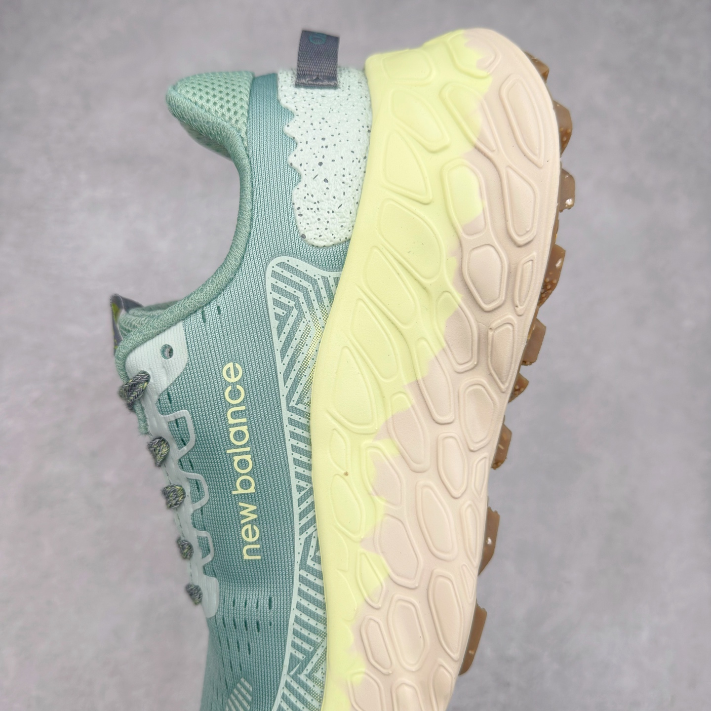 图片[7]-New Balance Fresh Foam X Trail More v3 新百伦NB莫尔V3系列低帮轻量化厚底户外越野休闲运动慢跑鞋 MTMORNGR 无论是越野训练跑还是享受自然美景 New Balance Fresh Foam X Trail More v3 都能确保双脚凉爽舒适 获得缓震支撑 这款越野跑鞋採用透气的合成/网眼鞋面 加上双层 Fresh Foam X 中底实现绝佳舒适著感 搭载鞋头防护科技与 All Terrain 系列最厚鞋底 可防止碎石跑入鞋内 让你尽情探索不受限 尺码：36 37 37.5 38 38.5 39.5 40 40.5 41.5 42 42.5 43 44 44.5 45-选品中心