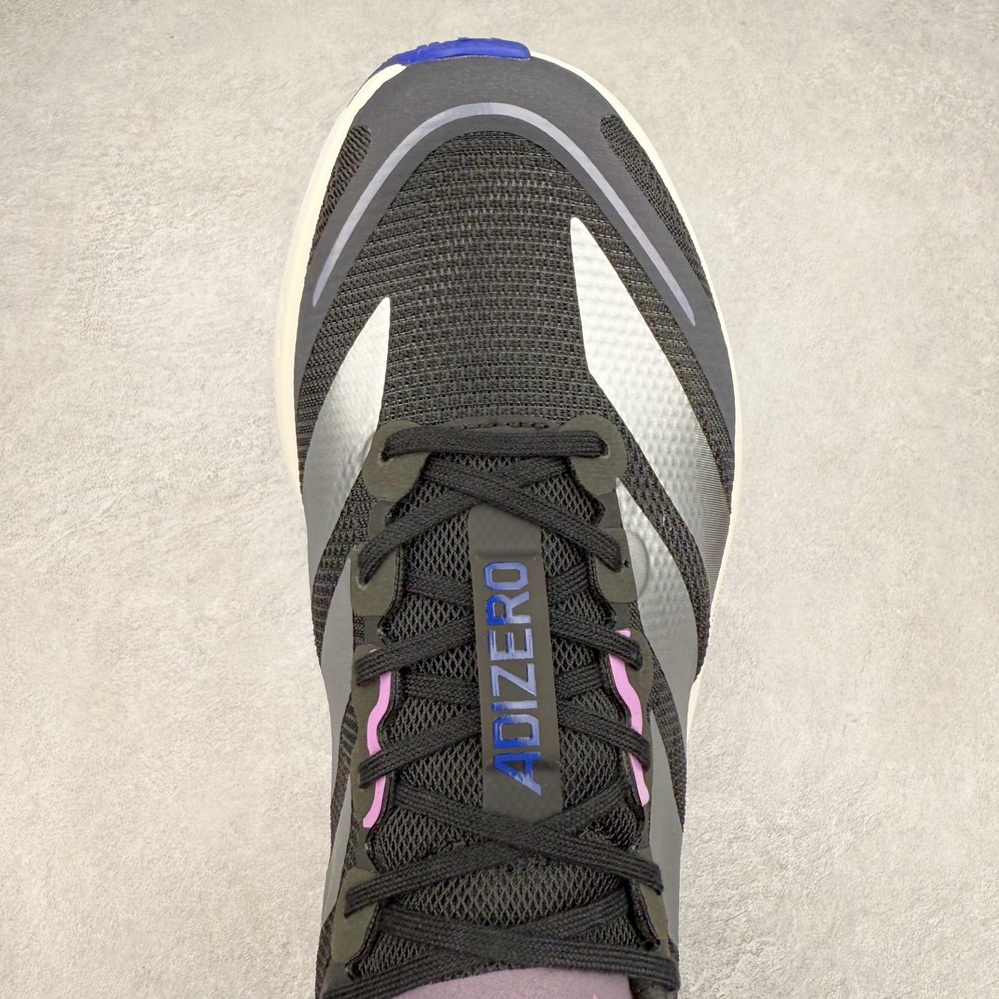 图片[4]-AD Adizero Boston 13 夏季透气网眼竞速跑鞋 JS4950 融合Lightstrike和Lightstrike Pro技术 采用乙烯/乙酸乙烯酯(EVA)材质 打造舒适中底 含ENERGYROD能量碳柱 旨在为步伐添活力 尺码：36 36.5 37 38 38.5 39 40 40.5 41 42 42.5 43 44 44.5 45-选品中心