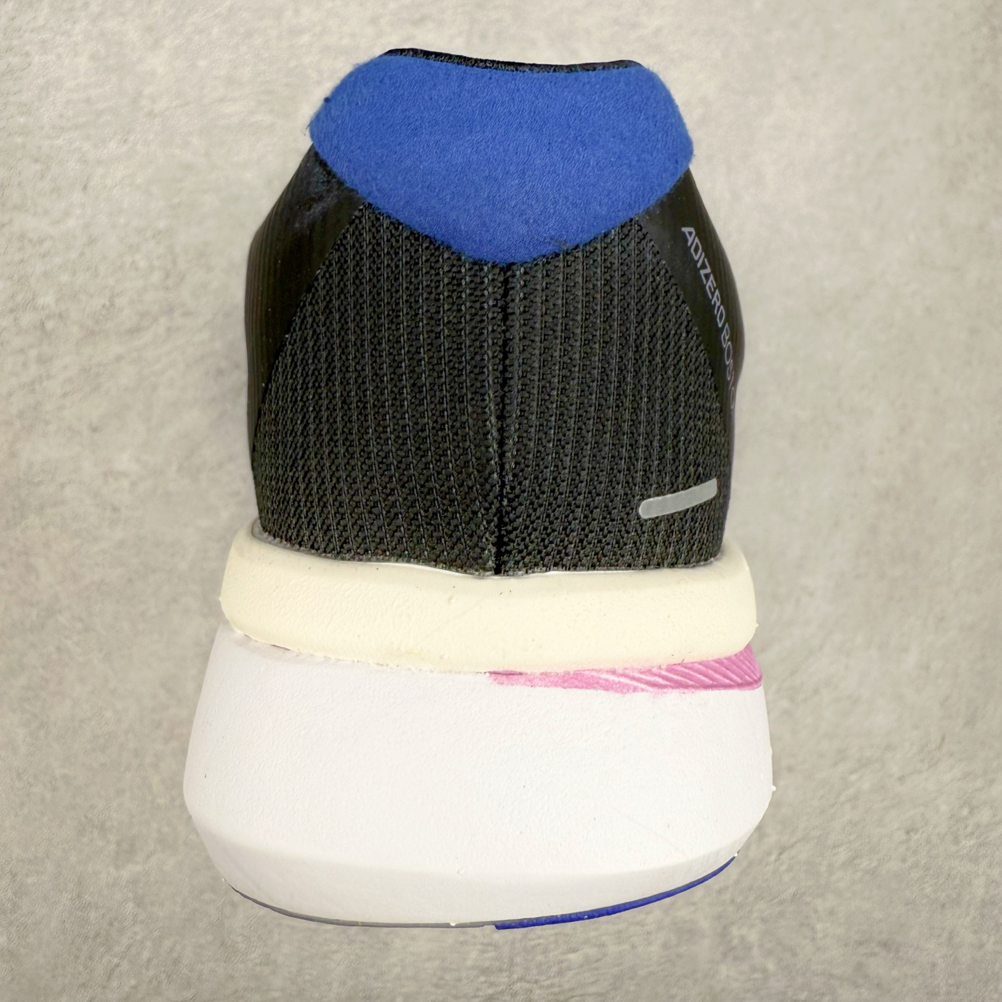 图片[8]-AD Adizero Boston 13 夏季透气网眼竞速跑鞋 JS4950 融合Lightstrike和Lightstrike Pro技术 采用乙烯/乙酸乙烯酯(EVA)材质 打造舒适中底 含ENERGYROD能量碳柱 旨在为步伐添活力 尺码：36 36.5 37 38 38.5 39 40 40.5 41 42 42.5 43 44 44.5 45-选品中心