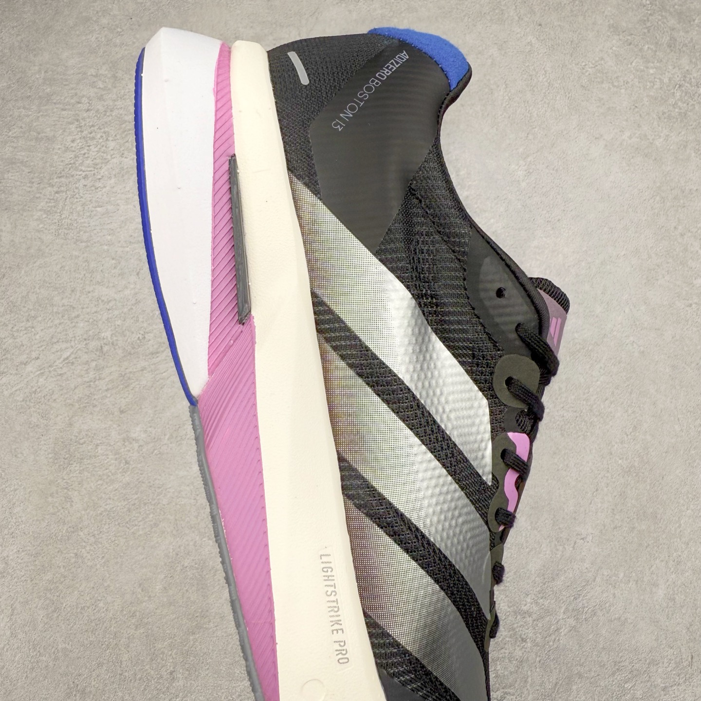 图片[6]-AD Adizero Boston 13 夏季透气网眼竞速跑鞋 JS4950 融合Lightstrike和Lightstrike Pro技术 采用乙烯/乙酸乙烯酯(EVA)材质 打造舒适中底 含ENERGYROD能量碳柱 旨在为步伐添活力 尺码：36 36.5 37 38 38.5 39 40 40.5 41 42 42.5 43 44 44.5 45-选品中心