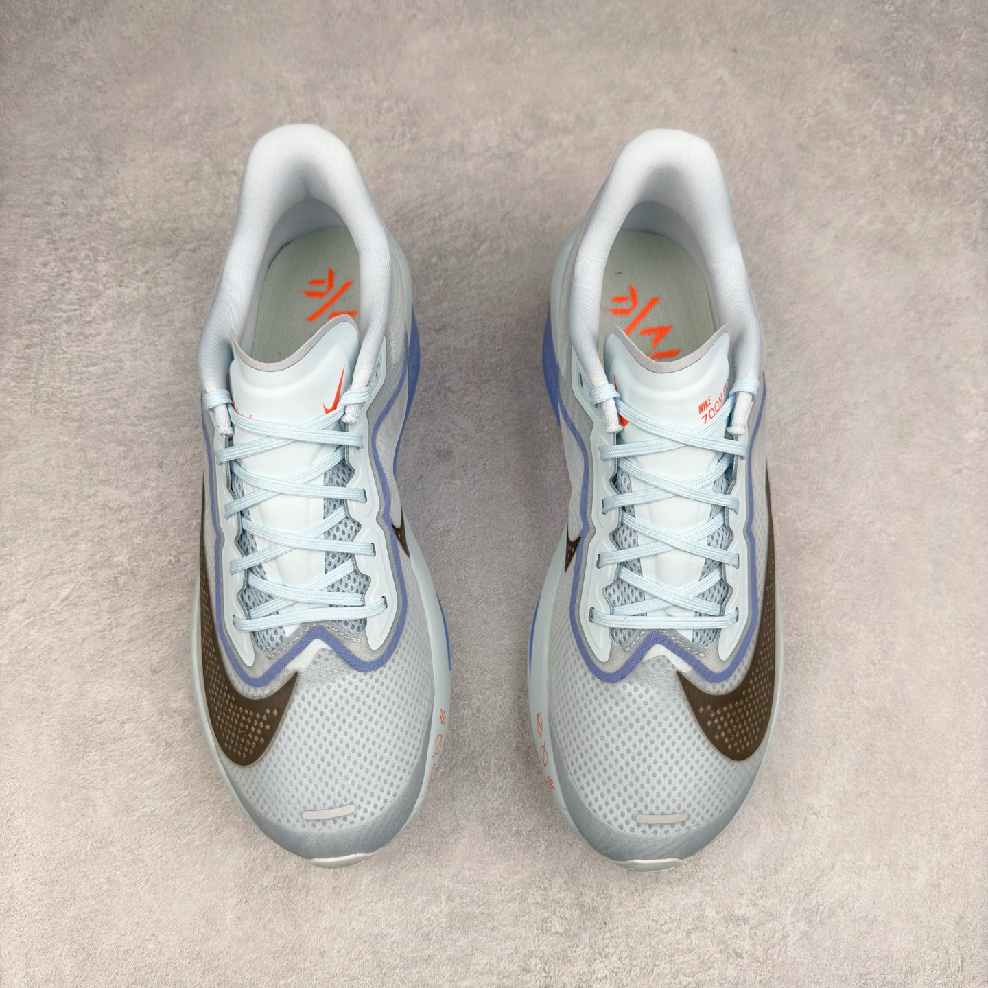 图片[2]-NK ZoomX Invincible Run Flyknit 6 轻量跑鞋 飞织低帮休闲运动慢跑鞋 厚底增高 老爹鞋 此鞋专为短跑运动员而生 是为 5 至 10 公里距离的赛事和训练打造 整体设计采用流线型的轻质工程网眼材质构成鞋面 并与其他 Running 旗舰鞋款同样搭载全脚掌 ZoomX 缓冲中底 搭配 Pebax 物料与橡胶外底 ZoomX StreakFly 首发配色以Prototype呈现 其灵感是来自开发期间的磨损测试 透过编号的标记与内侧的预期跑步距离突出研发过程 货号： FN8455-400 尺码：36 36.5 37.5 38 38.5 39 40 40.5 41 42 42.5 43 44 45-选品中心