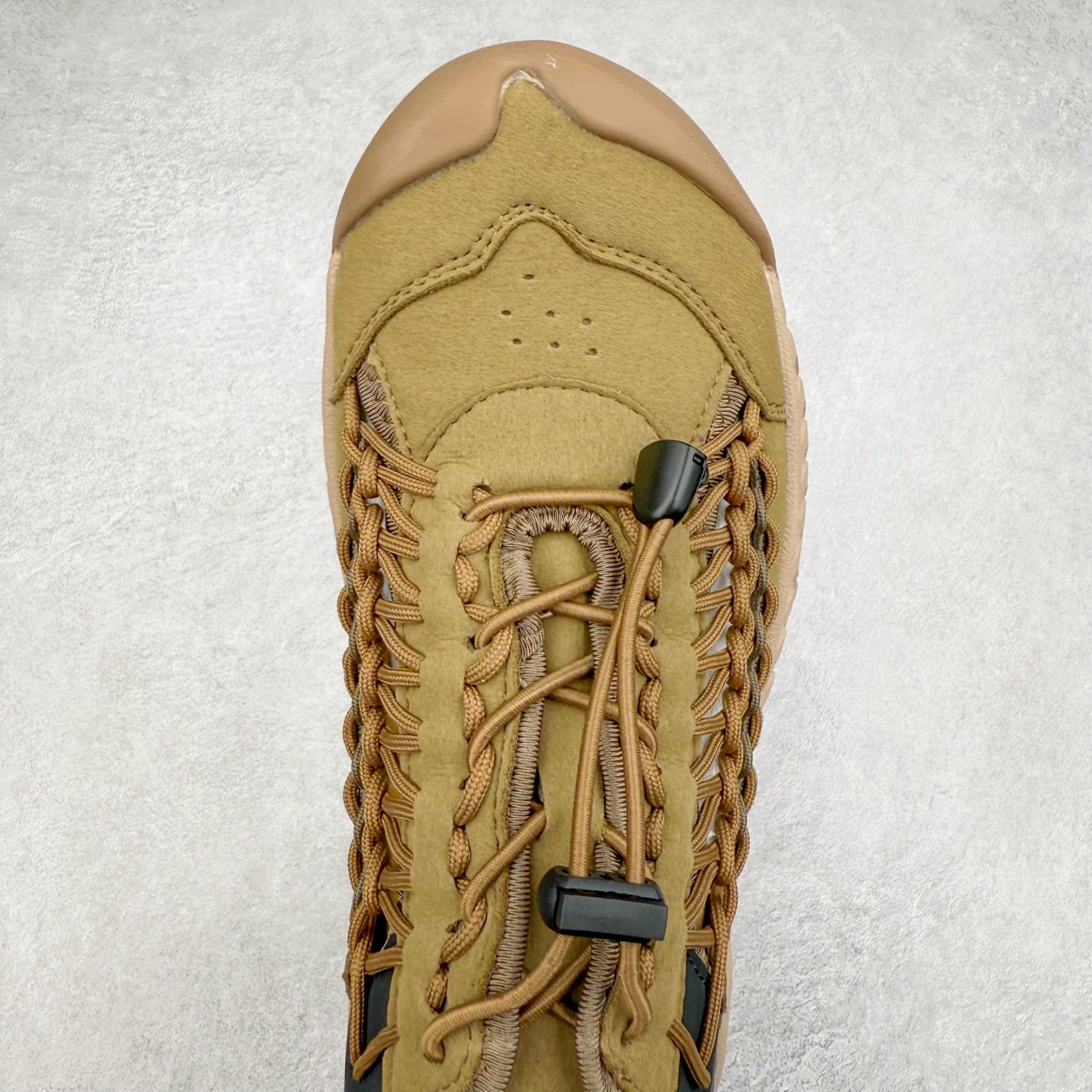 图片[4]-Ecco/爱步越野系列夏季新款男士牛皮舒适运动沙滩凉鞋 便捷松紧带卡扣设计，可自由调节松紧，方便穿脱 鞋面采用ECCO家族工艺牛皮 纹理自然，细腻柔软 橡胶大底，抓地力强，具有良好的耐磨性 感受自然的生命力 追寻户外的热烈与自由 踩出轻盈步调 尺码：39 40 41 42 43 44（标准码）-选品中心