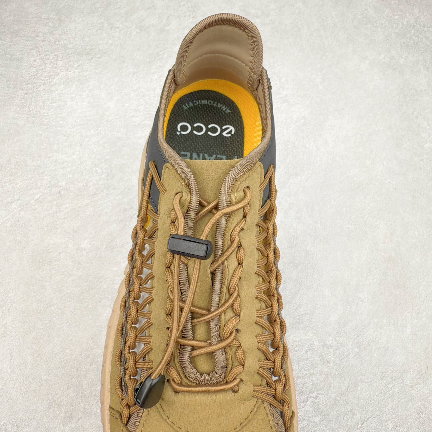 图片[5]-Ecco/爱步越野系列夏季新款男士牛皮舒适运动沙滩凉鞋 便捷松紧带卡扣设计，可自由调节松紧，方便穿脱 鞋面采用ECCO家族工艺牛皮 纹理自然，细腻柔软 橡胶大底，抓地力强，具有良好的耐磨性 感受自然的生命力 追寻户外的热烈与自由 踩出轻盈步调 尺码：39 40 41 42 43 44（标准码）-选品中心