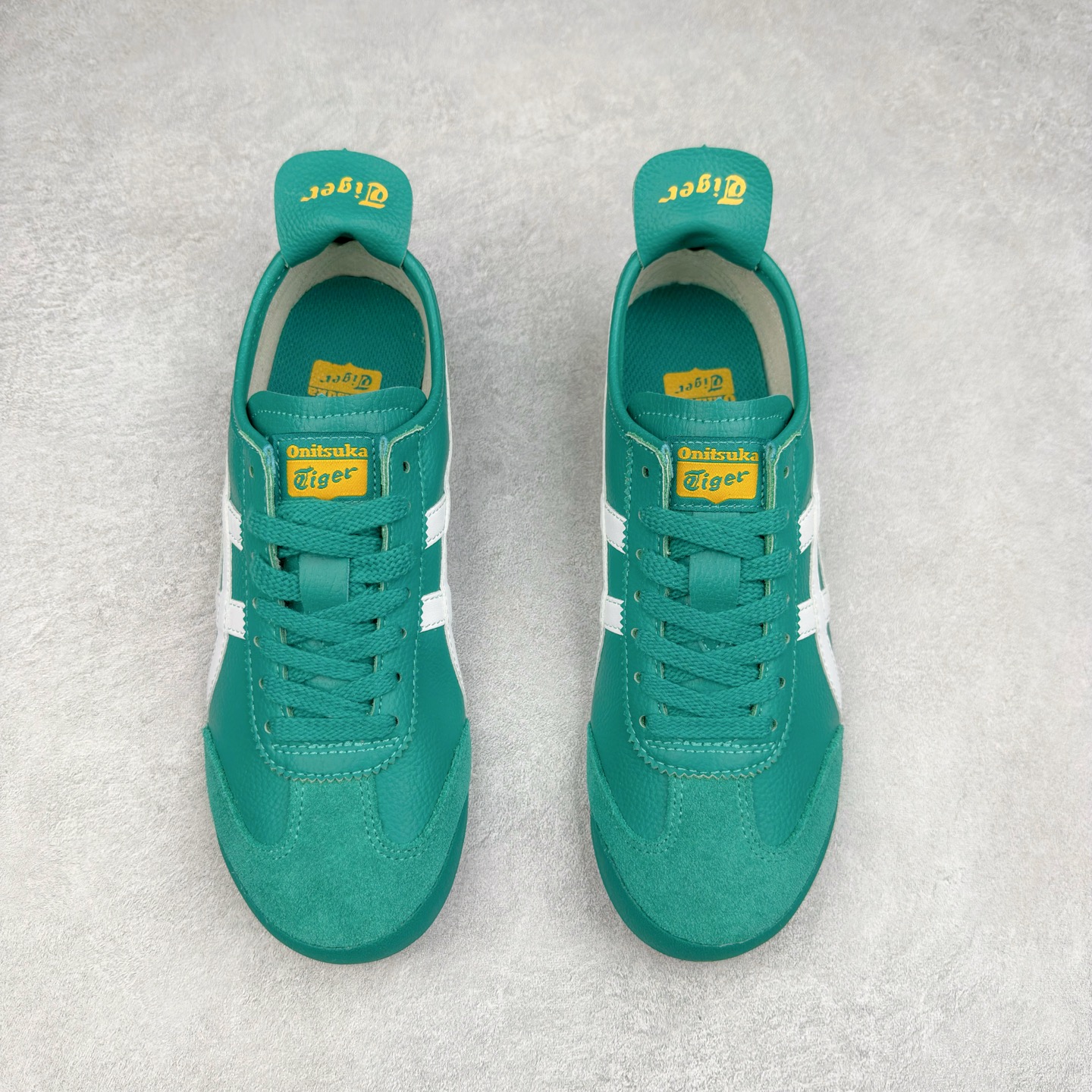 图片[2]-Onitsuka Tiger MEXICO 66 亚瑟士鬼冢虎复古经典板鞋 产品从款式颜色造型上体现出追求舒适和细节的完美 鞋类更是推崇手工制作的严谨与完美 融舒适性与可穿性的设计风格 注重细节的完美和别致魅力 既保持稳重 又不失轻松的时尚感 尺码：36 37 37.5 38 39 39.5 40 40.5 41.5 42 42.5 43.5 44 45-选品中心