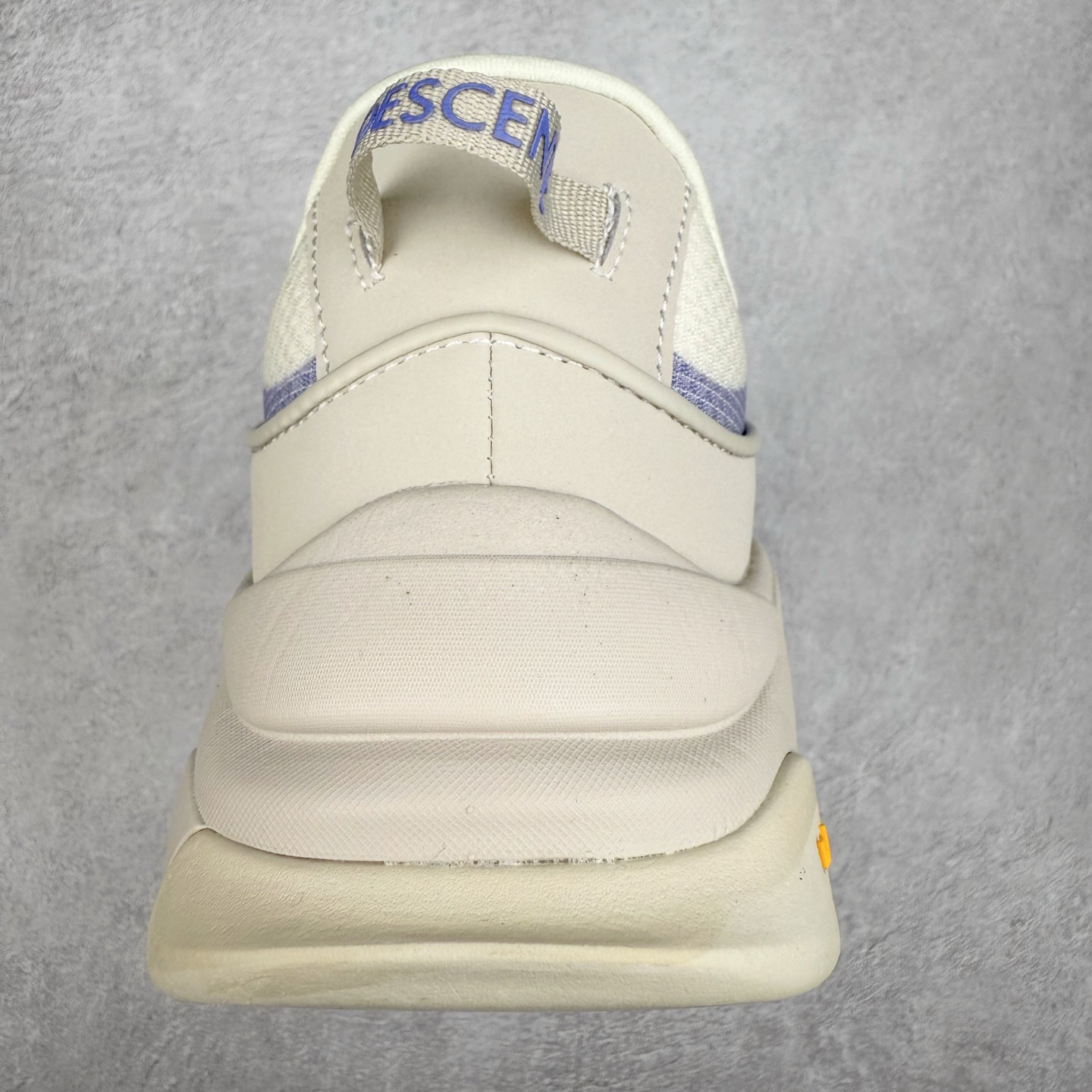 图片[8]-DESCENTE Dualis 迪桑特舒适百搭防滑耐磨 低帮生活休闲鞋 DESCENTE（迪桑特）创立于1935年，品牌名取自法语词汇，意为“滑降”。品牌箭头标识代表滑雪的三种技术“高速直线滑行”、“穿越”和“侧滑”，也寓意品牌在打造高端专业运动产品中不断追求完美的创新精神，致力于成为中国高端专业滑雪、综训、女子、铁人三项、高尔夫的第一品牌。尺码：36 36.5 37 38 38.5 39 40 40.5 41 42 42.5 43 44 44.5 45-选品中心