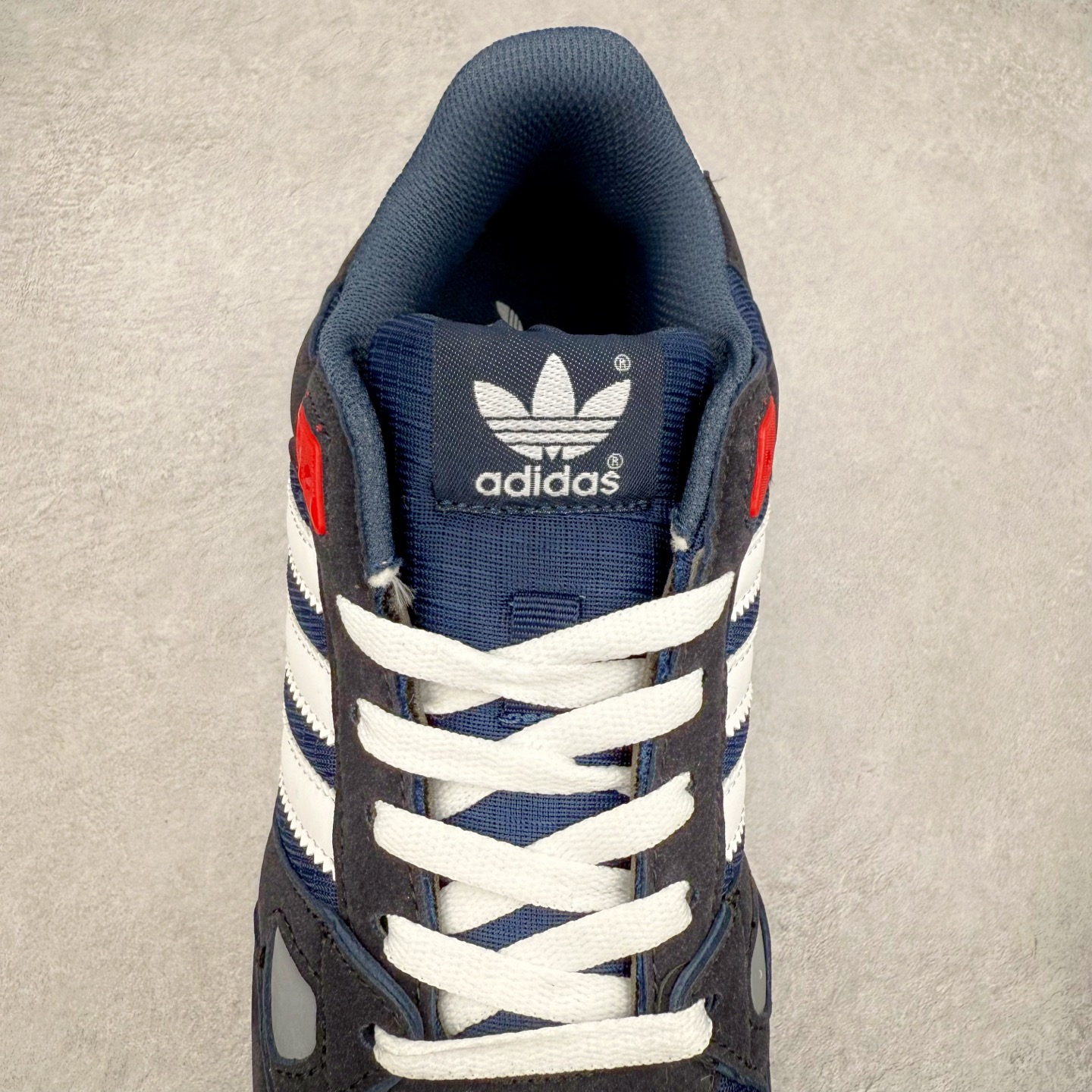 图片[5]-AD Original ZX750 经典复古情侣跑鞋 经典采用多种材料混合以及多种颜色的混搭元素的设计理念并沿袭ZX系列传统 采用热塑性聚氨酯橡胶（TPU）鞋跟笼，搭配EVA中底，穿着舒适 更有全系标配舒适OrthoLite®鞋垫和橡胶外底！尺码：36 36.5 37 38 38.5 39 40 40.5 41 42 42.5 43 44 44.5 45-选品中心