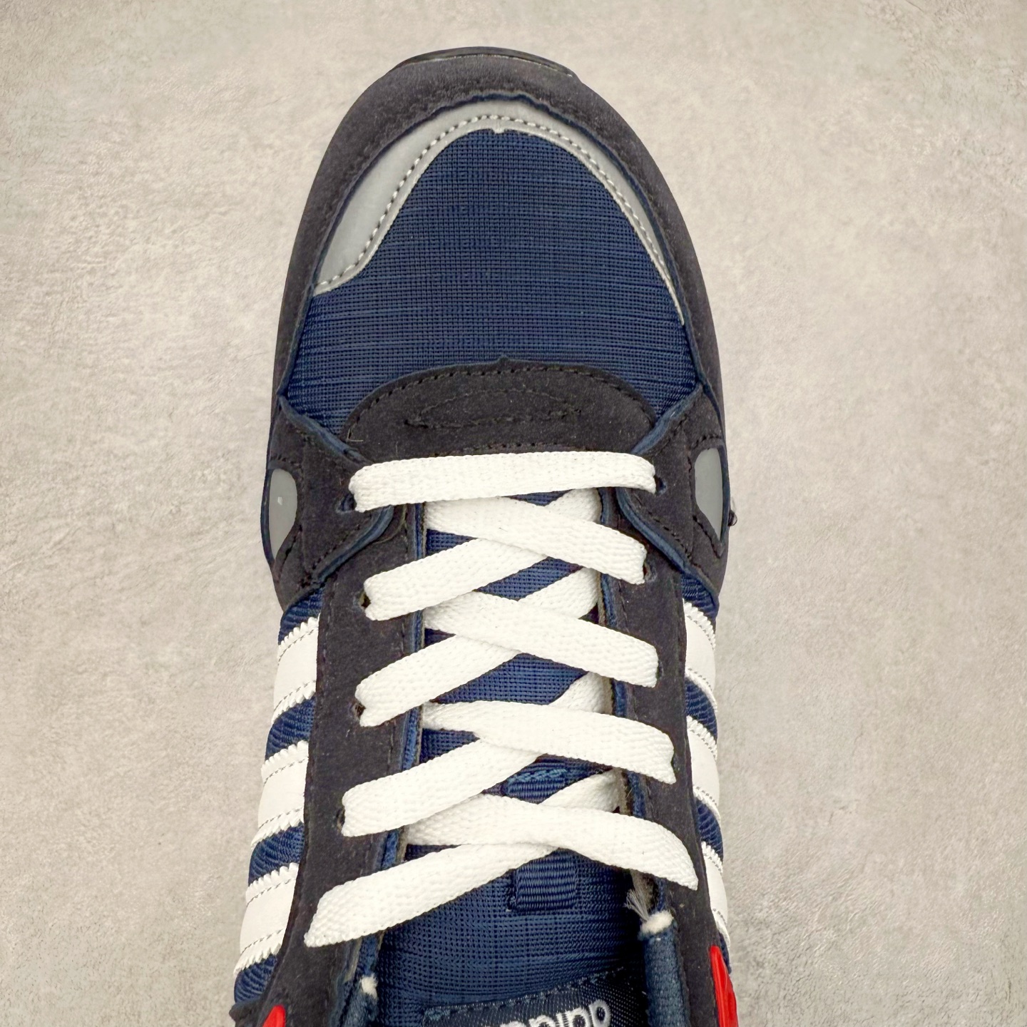 图片[4]-AD Original ZX750 经典复古情侣跑鞋 经典采用多种材料混合以及多种颜色的混搭元素的设计理念并沿袭ZX系列传统 采用热塑性聚氨酯橡胶（TPU）鞋跟笼，搭配EVA中底，穿着舒适 更有全系标配舒适OrthoLite®鞋垫和橡胶外底！尺码：36 36.5 37 38 38.5 39 40 40.5 41 42 42.5 43 44 44.5 45-选品中心