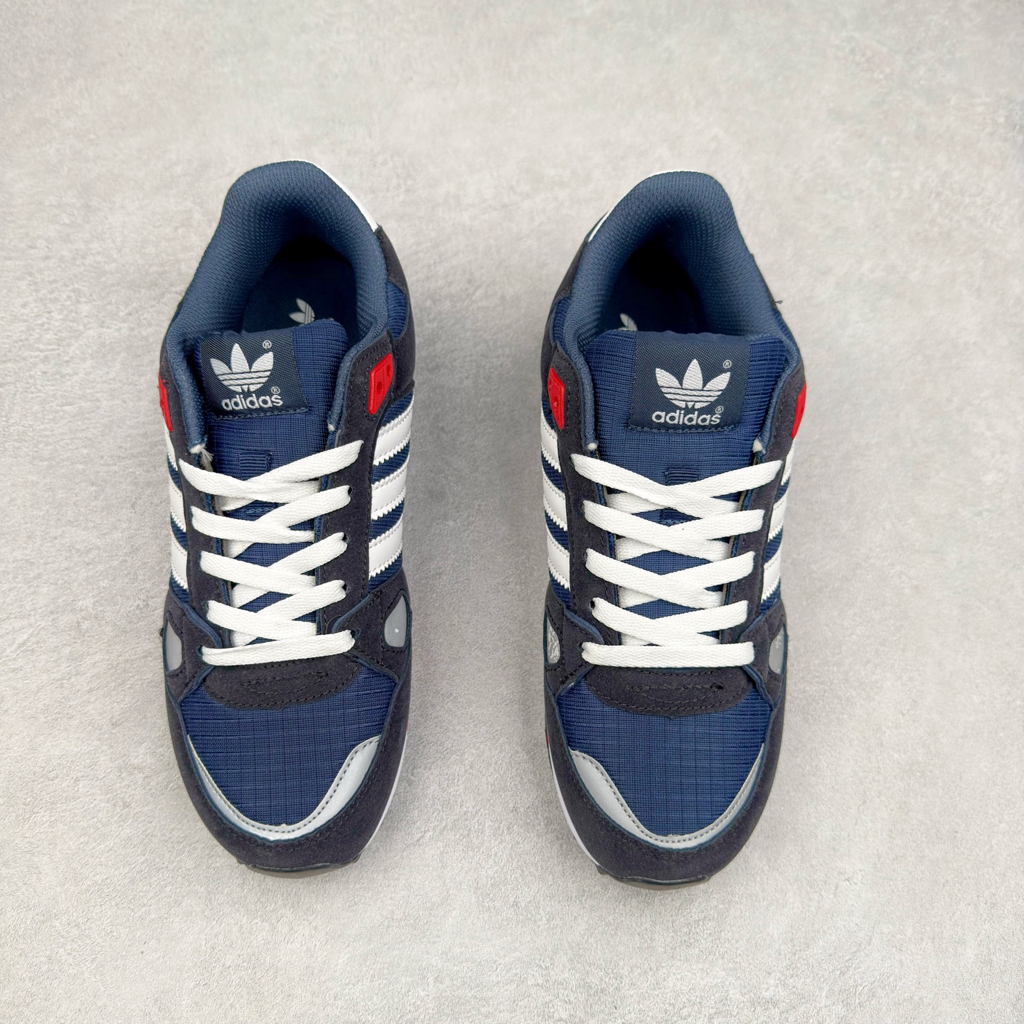 图片[2]-AD Original ZX750 经典复古情侣跑鞋 经典采用多种材料混合以及多种颜色的混搭元素的设计理念并沿袭ZX系列传统 采用热塑性聚氨酯橡胶（TPU）鞋跟笼，搭配EVA中底，穿着舒适 更有全系标配舒适OrthoLite®鞋垫和橡胶外底！尺码：36 36.5 37 38 38.5 39 40 40.5 41 42 42.5 43 44 44.5 45-选品中心