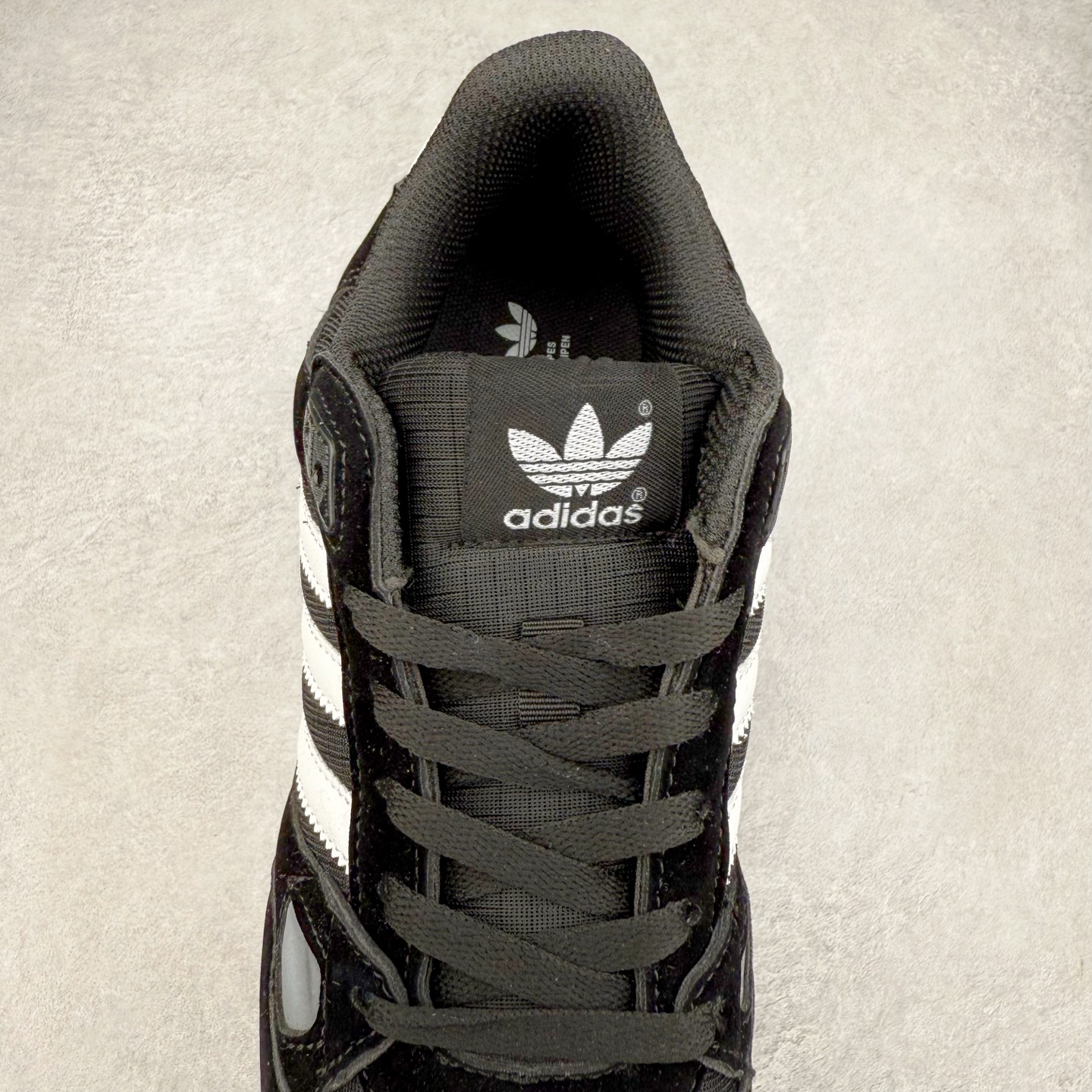 图片[5]-AD Original ZX750 经典复古情侣跑鞋 经典采用多种材料混合以及多种颜色的混搭元素的设计理念并沿袭ZX系列传统 采用热塑性聚氨酯橡胶（TPU）鞋跟笼，搭配EVA中底，穿着舒适 更有全系标配舒适OrthoLite®鞋垫和橡胶外底！尺码：36 36.5 37 38 38.5 39 40 40.5 41 42 42.5 43 44 44.5 45-选品中心