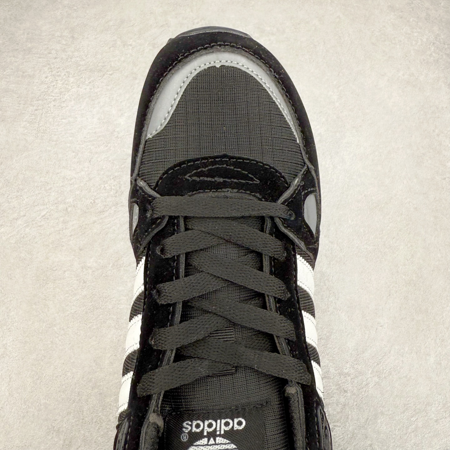 图片[4]-AD Original ZX750 经典复古情侣跑鞋 经典采用多种材料混合以及多种颜色的混搭元素的设计理念并沿袭ZX系列传统 采用热塑性聚氨酯橡胶（TPU）鞋跟笼，搭配EVA中底，穿着舒适 更有全系标配舒适OrthoLite®鞋垫和橡胶外底！尺码：36 36.5 37 38 38.5 39 40 40.5 41 42 42.5 43 44 44.5 45-选品中心