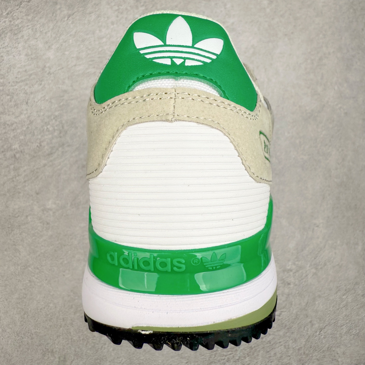 图片[8]-AD Original ZX750 经典复古情侣跑鞋 经典采用多种材料混合以及多种颜色的混搭元素的设计理念并沿袭ZX系列传统 采用热塑性聚氨酯橡胶（TPU）鞋跟笼，搭配EVA中底，穿着舒适 更有全系标配舒适OrthoLite®鞋垫和橡胶外底！尺码：36 36.5 37 38 38.5 39 40 40.5 41 42 42.5 43 44 44.5 45-选品中心