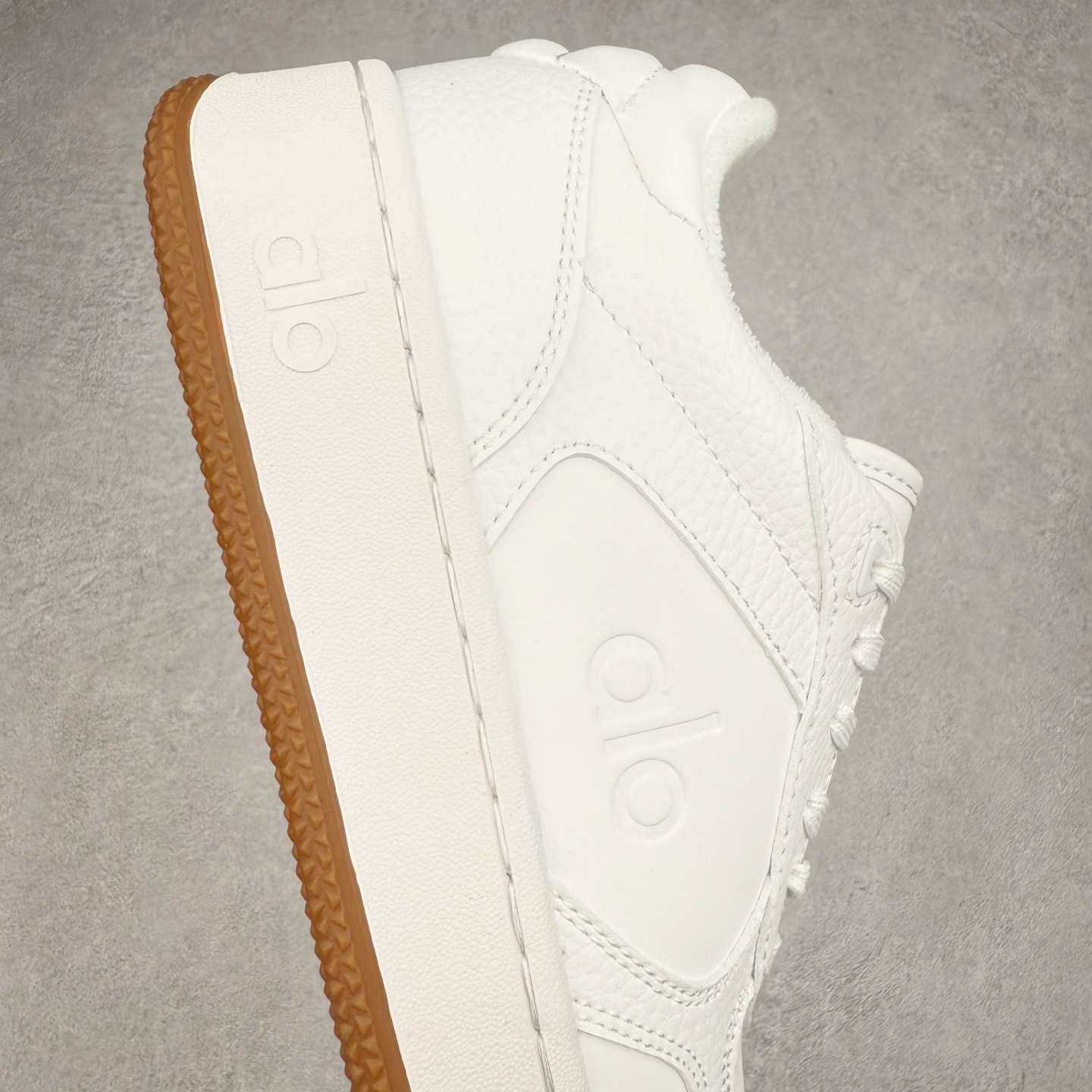 图片[6]-＃纯原 Alo yoga Alo Recovery Mode 舒适百搭防滑耐磨低帮板鞋 易梦玲 Jisoo智秀等多位明星同款上脚主打各大平台外贸主推大厂采购原材料多处细节一步到位生产细节 一款随意搭配的都好看的鞋子alo采用增高4cm 春夏秋冬四季款舒适简约板鞋 TPU防滑耐磨鞋底 尺码：36 36.5 37 37.5 38 38.5 39 40 41 41.5 42 42.5 43 44 45-选品中心