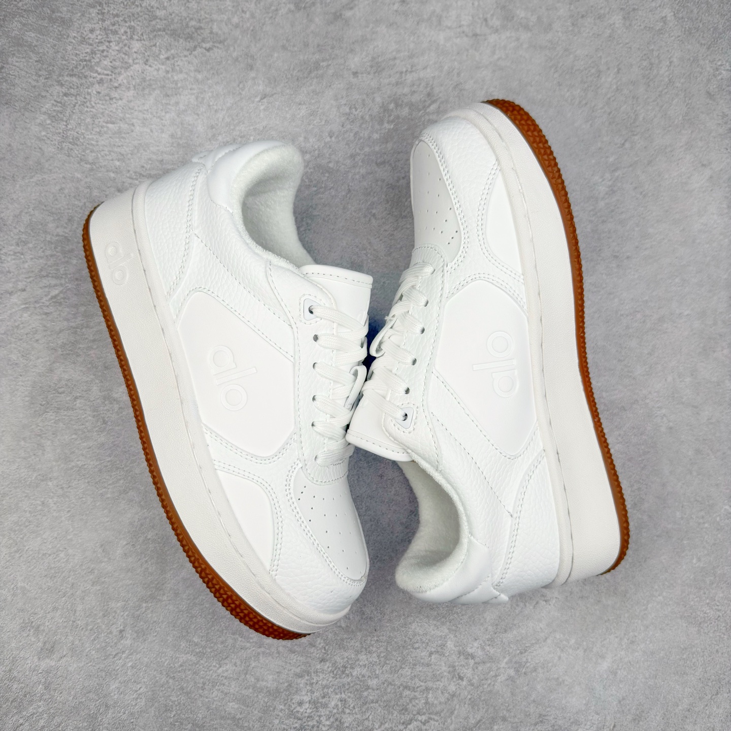 图片[3]-＃纯原 Alo yoga Alo Recovery Mode 舒适百搭防滑耐磨低帮板鞋 易梦玲 Jisoo智秀等多位明星同款上脚主打各大平台外贸主推大厂采购原材料多处细节一步到位生产细节 一款随意搭配的都好看的鞋子alo采用增高4cm 春夏秋冬四季款舒适简约板鞋 TPU防滑耐磨鞋底 尺码：36 36.5 37 37.5 38 38.5 39 40 41 41.5 42 42.5 43 44 45-选品中心