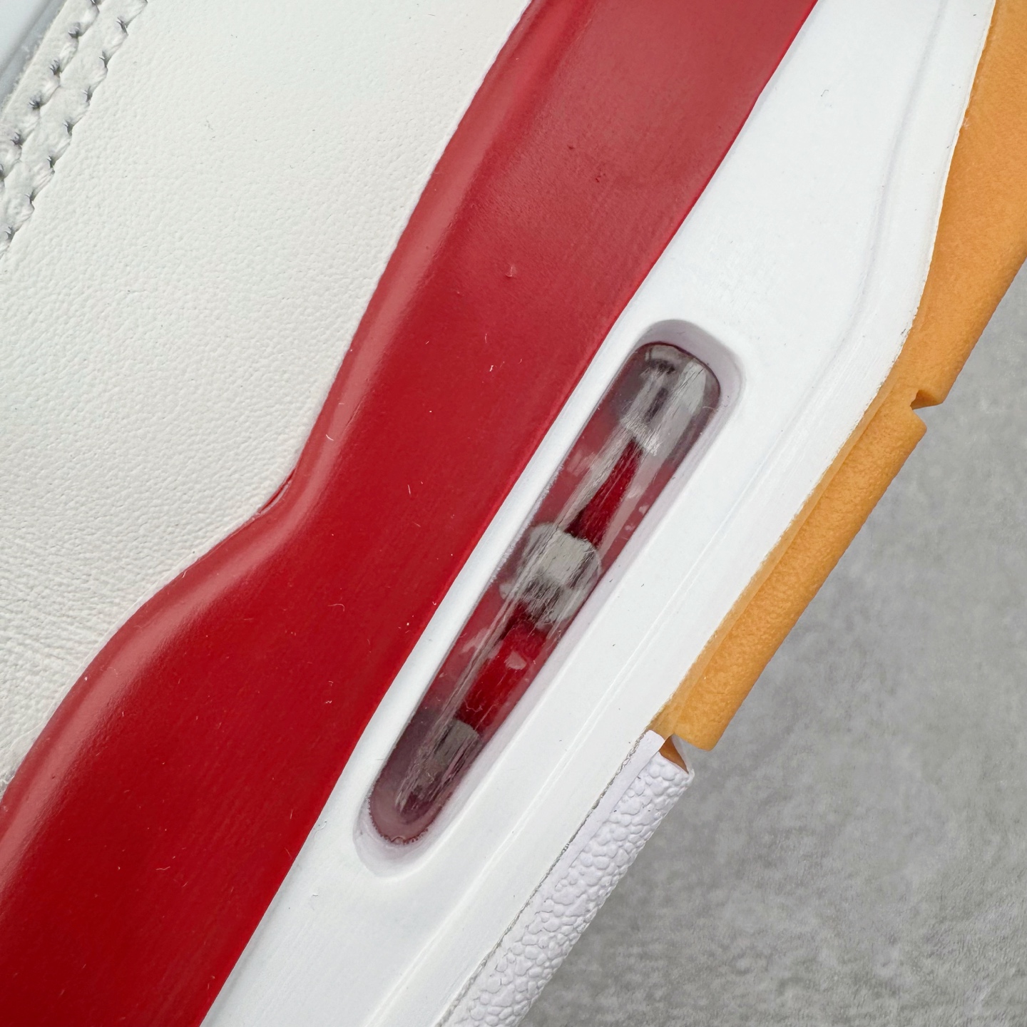 图片[12]-＃F版 NK SB x Air Jordan AJ4 联名白红 DR5415-106 大厂出品 全头层加持 原鞋原楦原纸板同源开发 完美呈现乔4的版型 内侧正确双色网格 还原细节 原厂皮料 正确气垫颜色 正确网格工艺 正确拉帮工艺 全鞋原装材料制作 原档案原模具打造 支持全方位与正品对比 尺码：36 36.5 37.5 38 38.5 39 40 40.5 41 42 42.5 43 44 44.5 45 46 47.5-选品中心