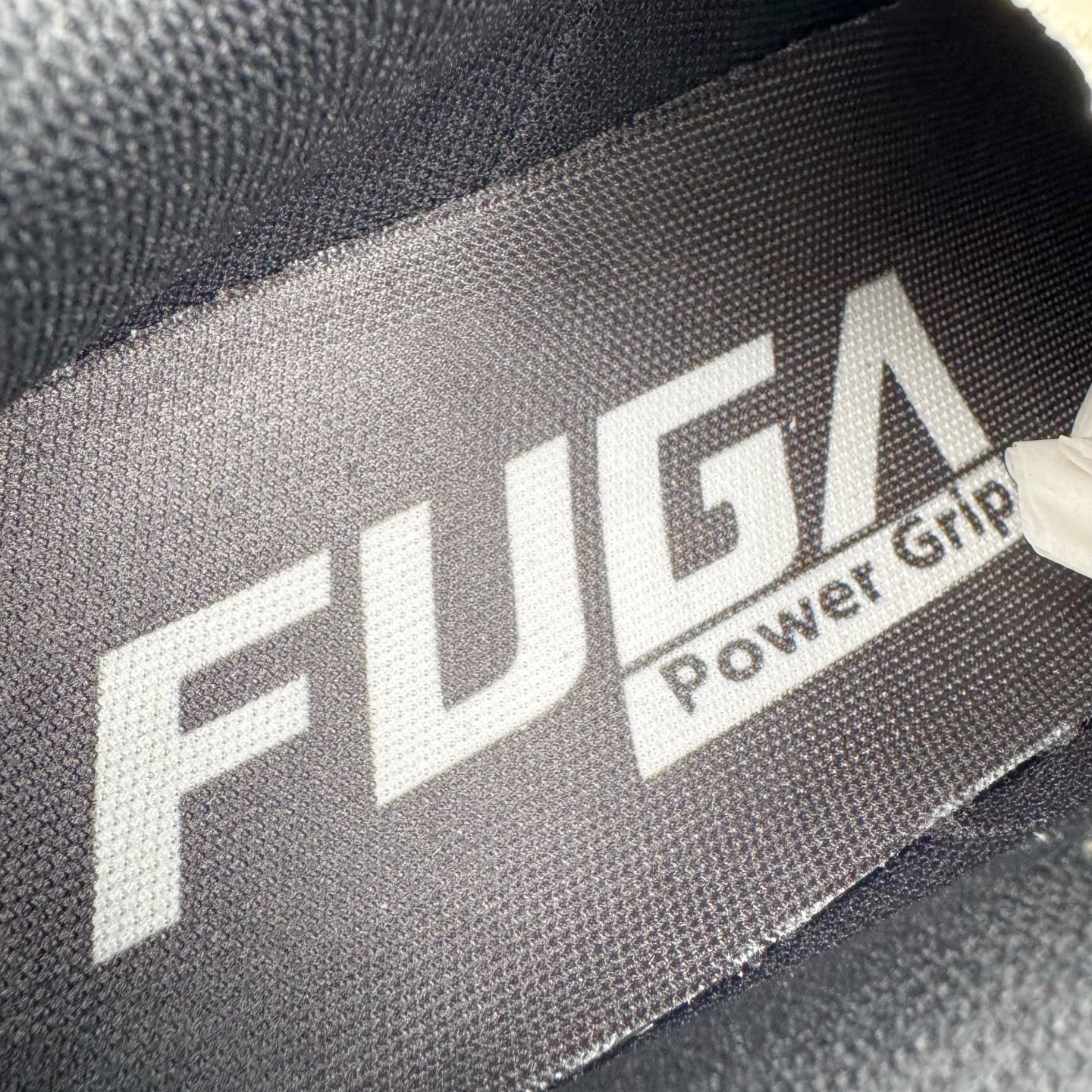 图片[11]-KAILAS FUGA DU BOA 凯乐石 黑山大坡王越野机能跑鞋 这双黑山整体呈现了多样的黑灰银搭配 鞋面主体部分采用网状薄翼材质中底是大坡王最具特色的山形结构 鞋带采用 BOA 旋钮快速穿脱系统 Vibram Megagrip 延续大坡王超强抓地 多重元素组合而成的造型和颜色设计让整双鞋观感丰富而又统一 整双鞋的技术和材料应用使得科技感十足颜色和脚感适合各类场景和场所穿着！ 尺码：36 36.5 37 37.5 38 39 39.5 40 41 41.5 42 42.5 43 44 44.5 45-选品中心