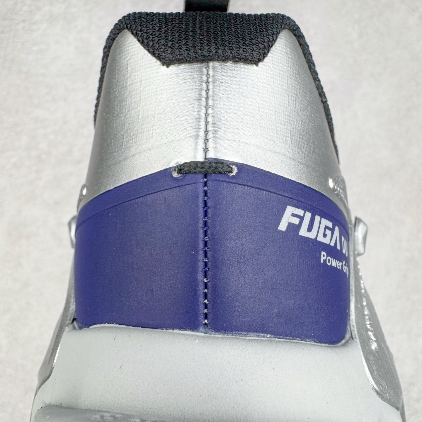 图片[10]-KAILAS FUGA DU BOA 凯乐石 黑山大坡王越野机能跑鞋 这双黑山整体呈现了多样的黑灰银搭配 鞋面主体部分采用网状薄翼材质中底是大坡王最具特色的山形结构 鞋带采用 BOA 旋钮快速穿脱系统 Vibram Megagrip 延续大坡王超强抓地 多重元素组合而成的造型和颜色设计让整双鞋观感丰富而又统一 整双鞋的技术和材料应用使得科技感十足颜色和脚感适合各类场景和场所穿着！ 尺码：36 36.5 37 37.5 38 39 39.5 40 41 41.5 42 42.5 43 44 44.5 45-选品中心