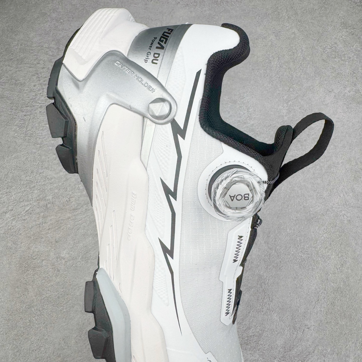 图片[6]-KAILAS FUGA DU BOA 凯乐石 黑山大坡王越野机能跑鞋 这双黑山整体呈现了多样的黑灰银搭配 鞋面主体部分采用网状薄翼材质中底是大坡王最具特色的山形结构 鞋带采用 BOA 旋钮快速穿脱系统 Vibram Megagrip 延续大坡王超强抓地 多重元素组合而成的造型和颜色设计让整双鞋观感丰富而又统一 整双鞋的技术和材料应用使得科技感十足颜色和脚感适合各类场景和场所穿着！ 尺码：36 36.5 37 37.5 38 39 39.5 40 41 41.5 42 42.5 43 44 44.5 45-选品中心