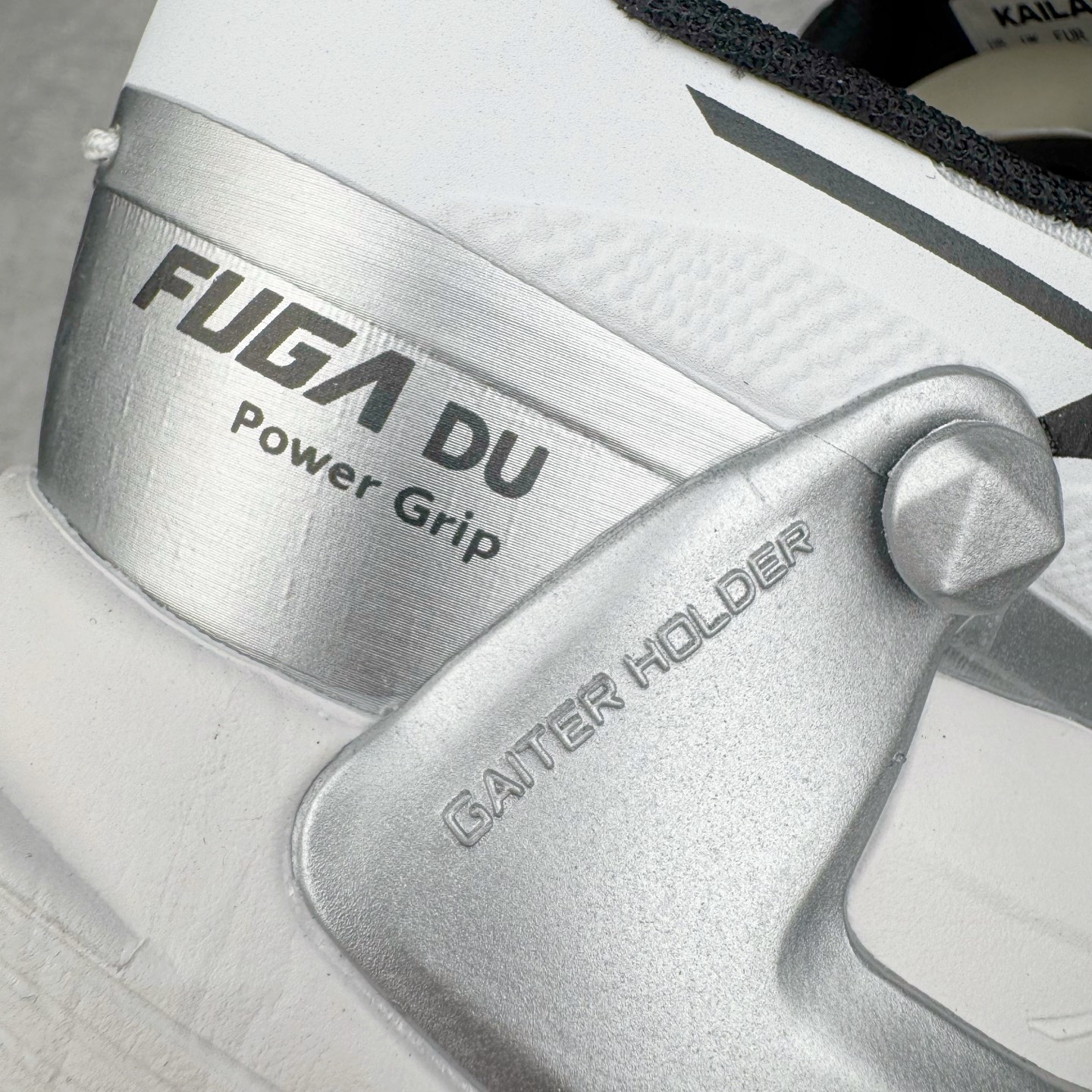 图片[16]-KAILAS FUGA DU BOA 凯乐石 黑山大坡王越野机能跑鞋 这双黑山整体呈现了多样的黑灰银搭配 鞋面主体部分采用网状薄翼材质中底是大坡王最具特色的山形结构 鞋带采用 BOA 旋钮快速穿脱系统 Vibram Megagrip 延续大坡王超强抓地 多重元素组合而成的造型和颜色设计让整双鞋观感丰富而又统一 整双鞋的技术和材料应用使得科技感十足颜色和脚感适合各类场景和场所穿着！ 尺码：36 36.5 37 37.5 38 39 39.5 40 41 41.5 42 42.5 43 44 44.5 45-选品中心