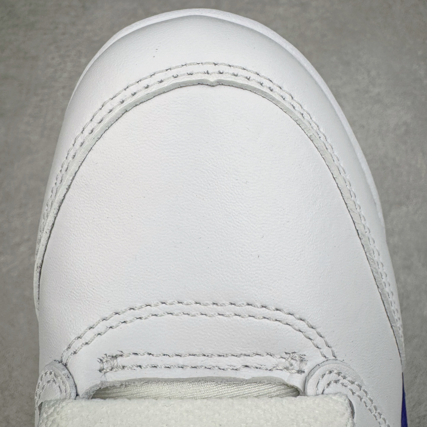 图片[15]-＃K版 Air Jordan AJ5 OG “Grape” 白紫色 HQ7978-100 原厂全套原楦原纸板磨具开发 原厂皮料加持 原厂港宝加持定型后跟R度完美 同源原厂电绣 飞人针数密度立体效果一致 原厂拉帮手法 原厂配置纸衬高频鞋盒 原厂指令配双鞋带 原厂TPU网格鞋带扣 超高鞋面清洁度 最高QC检验标准 控制溢胶瑕疵 到手可放心比对发售原鞋 上脚百分百充正驾驭 尺码：40 40.5 41 42 42.5 43 44 44.5 45 46 47.5 48.5-选品中心