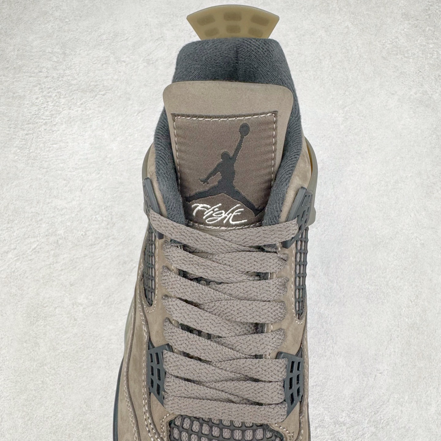 图片[5]-＃F版 Air Jordan AJ4 Ship “Cave Stone”摩卡棕色 FV5029-200 大厂出品 全头层加持 原鞋原楦原纸板同源开发 完美呈现乔4的版型 内侧正确双色网格 还原细节 原厂皮料 正确气垫颜色 正确网格工艺 正确拉帮工艺 全鞋原装材料制作 原档案原模具打造 支持全方位与正品对比 尺码：36 36.5 37.5 38 38.5 39 40 40.5 41 42 42.5 43 44 44.5 45 46 47.5-选品中心