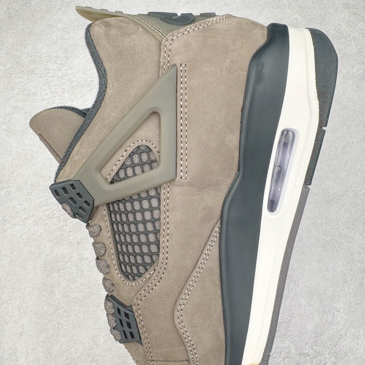 图片[7]-＃F版 Air Jordan AJ4 Ship “Cave Stone”摩卡棕色 FV5029-200 大厂出品 全头层加持 原鞋原楦原纸板同源开发 完美呈现乔4的版型 内侧正确双色网格 还原细节 原厂皮料 正确气垫颜色 正确网格工艺 正确拉帮工艺 全鞋原装材料制作 原档案原模具打造 支持全方位与正品对比 尺码：36 36.5 37.5 38 38.5 39 40 40.5 41 42 42.5 43 44 44.5 45 46 47.5-选品中心