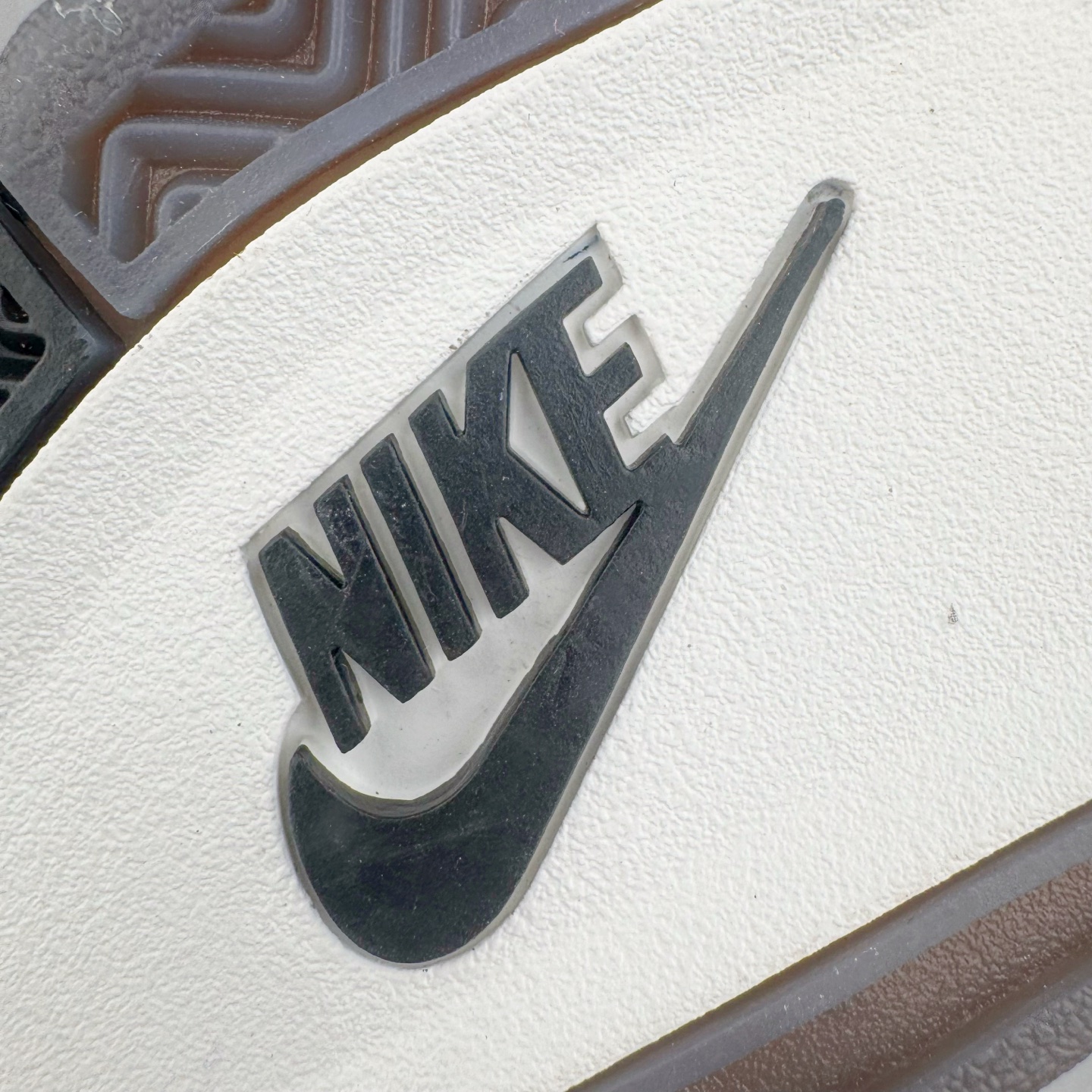 图片[20]-＃F版 Air Jordan AJ4 Ship “Cave Stone”摩卡棕色 FV5029-200 大厂出品 全头层加持 原鞋原楦原纸板同源开发 完美呈现乔4的版型 内侧正确双色网格 还原细节 原厂皮料 正确气垫颜色 正确网格工艺 正确拉帮工艺 全鞋原装材料制作 原档案原模具打造 支持全方位与正品对比 尺码：36 36.5 37.5 38 38.5 39 40 40.5 41 42 42.5 43 44 44.5 45 46 47.5-选品中心