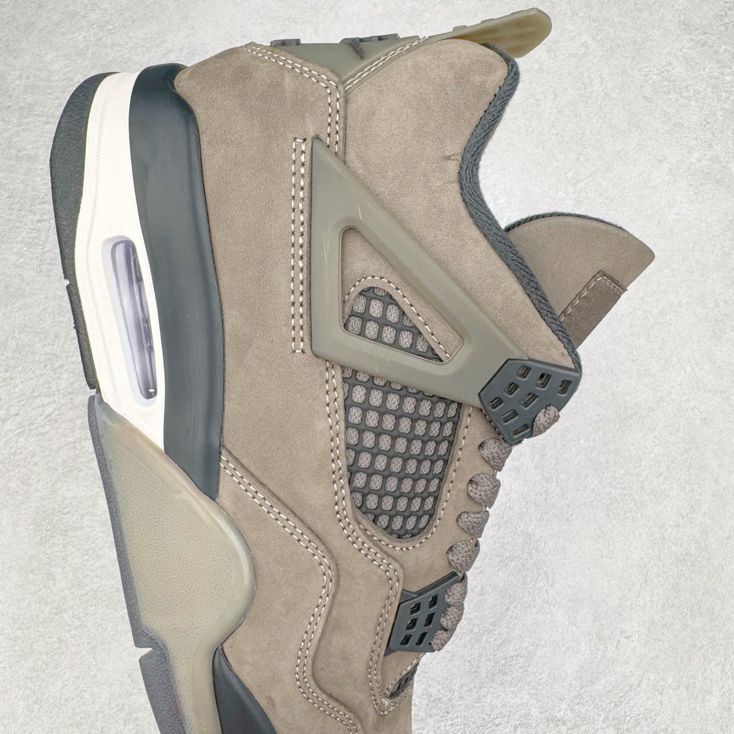 图片[6]-＃F版 Air Jordan AJ4 Ship “Cave Stone”摩卡棕色 FV5029-200 大厂出品 全头层加持 原鞋原楦原纸板同源开发 完美呈现乔4的版型 内侧正确双色网格 还原细节 原厂皮料 正确气垫颜色 正确网格工艺 正确拉帮工艺 全鞋原装材料制作 原档案原模具打造 支持全方位与正品对比 尺码：36 36.5 37.5 38 38.5 39 40 40.5 41 42 42.5 43 44 44.5 45 46 47.5-选品中心