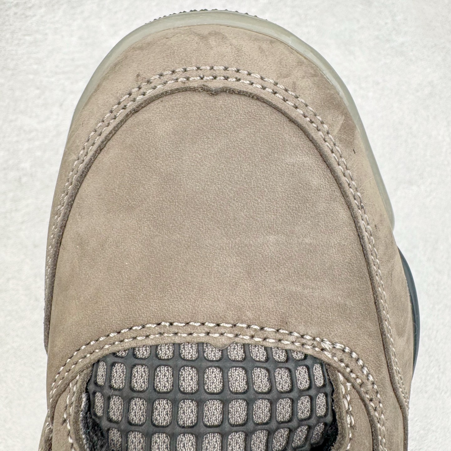 图片[14]-＃F版 Air Jordan AJ4 Ship “Cave Stone”摩卡棕色 FV5029-200 大厂出品 全头层加持 原鞋原楦原纸板同源开发 完美呈现乔4的版型 内侧正确双色网格 还原细节 原厂皮料 正确气垫颜色 正确网格工艺 正确拉帮工艺 全鞋原装材料制作 原档案原模具打造 支持全方位与正品对比 尺码：36 36.5 37.5 38 38.5 39 40 40.5 41 42 42.5 43 44 44.5 45 46 47.5-选品中心