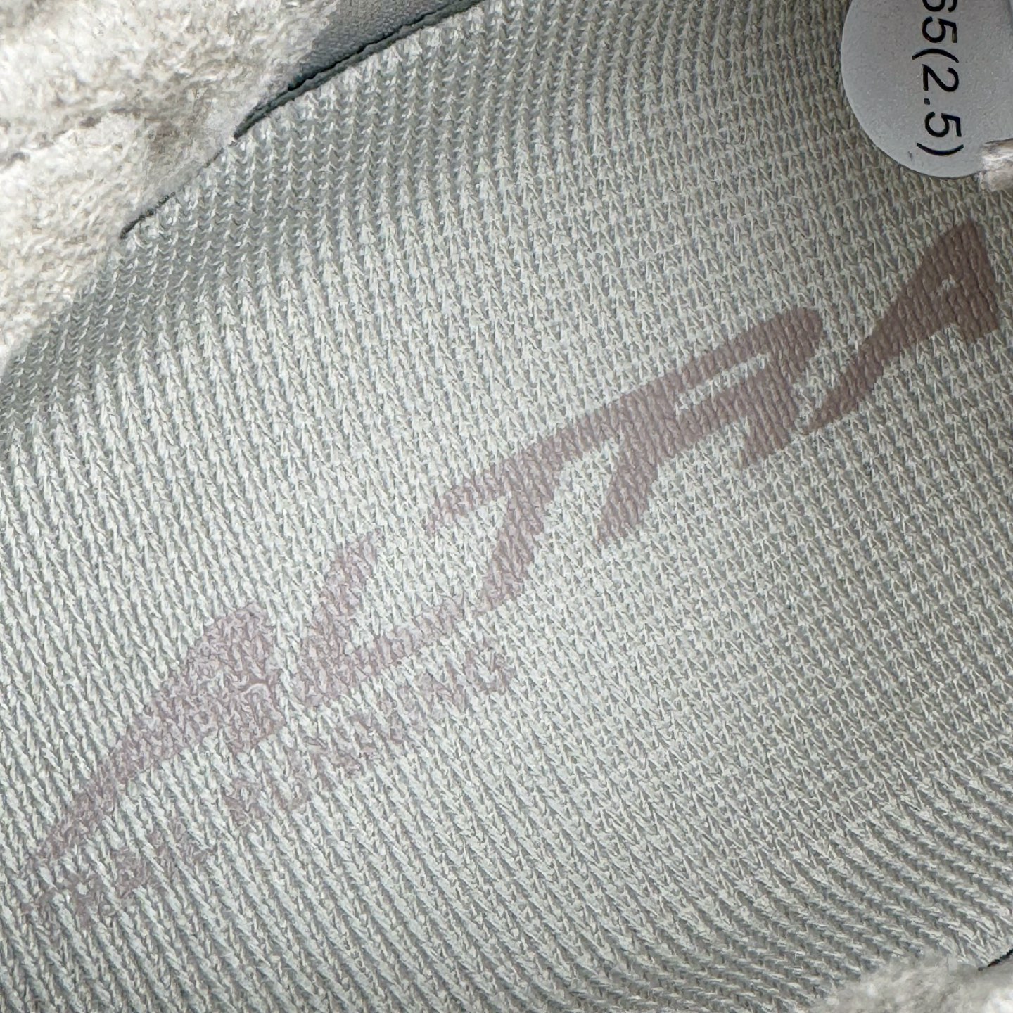 图片[12]-＃纯原 Altra OLYMPUS 6 奥创奥林匹斯六代舒适百搭防滑耐磨低帮户外跑步鞋 2009年，长跑精英运动员Golden Harper在美国犹他州创立了“Altra Footwear”，跑鞋特点是采用舒适的FootShape™M（很适鞋楦）设计和独特的BalancedCushioning™（平衡缓冲）技术，帮助遭受伤病困扰的跑者回归跑步，从而迅速积累起良好的口碑。2011年品牌迅速发展，屡获大奖。2015年开始不仅占据全美跑鞋前十，足迹更是遍布全球。2016年Altra正式进入中国市场，凭借独特的品牌风格以及出色的性能表现，三年来获得越来越多普通跑者的喜爱。销售业绩增长迅速，成为中国越野跑市场占有量前三的跑鞋品牌。实拍调校N版已经零色差零失真 百分百还原实物色彩所见即所得 不存在货不对板色差等低级问题 选购参考实物拍摄 不混卖不参货 只用心做好货严格选品 承诺混一赔十 尺码：39 40 40.5 41 42 42.5 43 44 44.5 45-选品中心