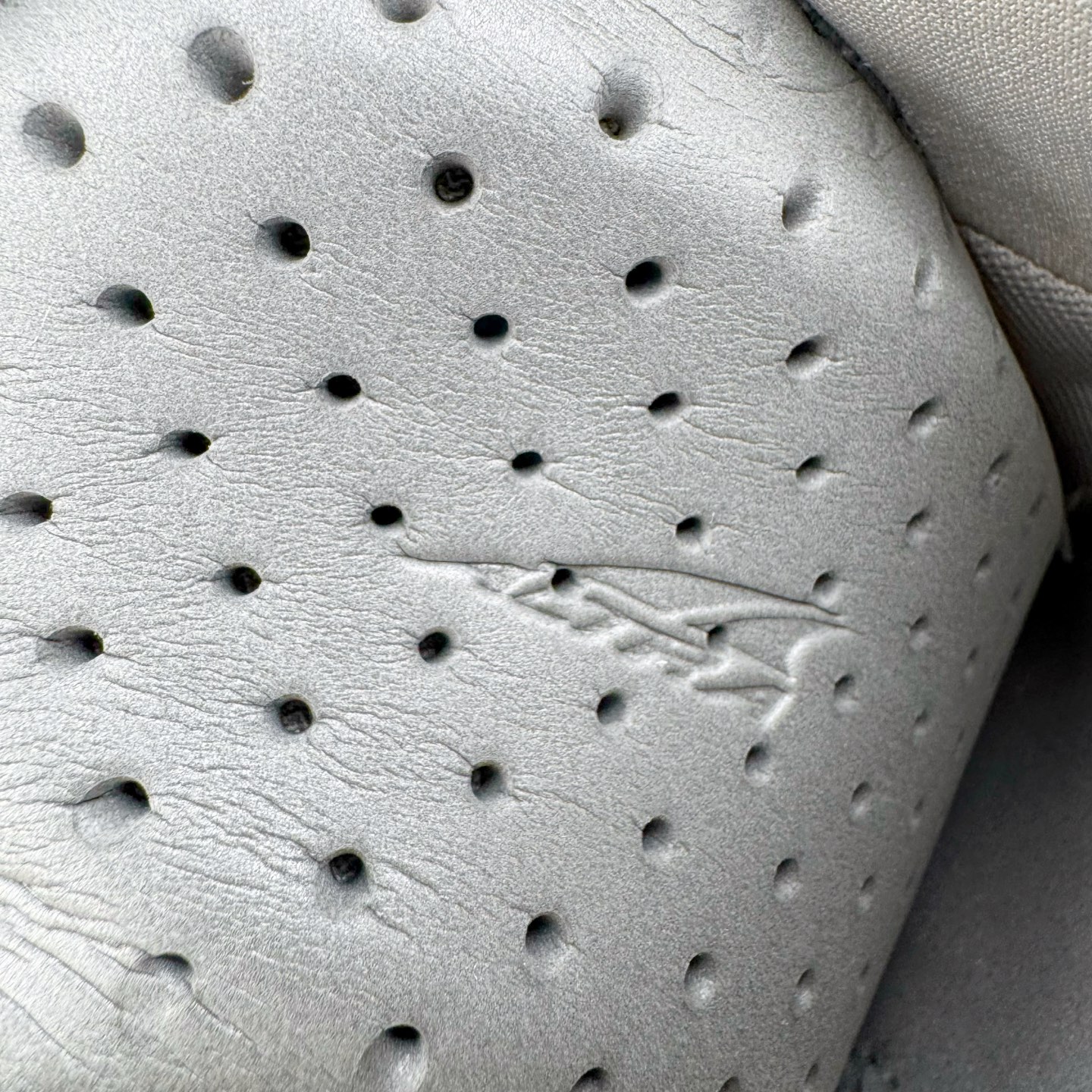 图片[10]-＃纯原 Altra OLYMPUS 6 奥创奥林匹斯六代舒适百搭防滑耐磨低帮户外跑步鞋 2009年，长跑精英运动员Golden Harper在美国犹他州创立了“Altra Footwear”，跑鞋特点是采用舒适的FootShape™M（很适鞋楦）设计和独特的BalancedCushioning™（平衡缓冲）技术，帮助遭受伤病困扰的跑者回归跑步，从而迅速积累起良好的口碑。2011年品牌迅速发展，屡获大奖。2015年开始不仅占据全美跑鞋前十，足迹更是遍布全球。2016年Altra正式进入中国市场，凭借独特的品牌风格以及出色的性能表现，三年来获得越来越多普通跑者的喜爱。销售业绩增长迅速，成为中国越野跑市场占有量前三的跑鞋品牌。实拍调校N版已经零色差零失真 百分百还原实物色彩所见即所得 不存在货不对板色差等低级问题 选购参考实物拍摄 不混卖不参货 只用心做好货严格选品 承诺混一赔十 尺码：39 40 40.5 41 42 42.5 43 44 44.5 45-选品中心