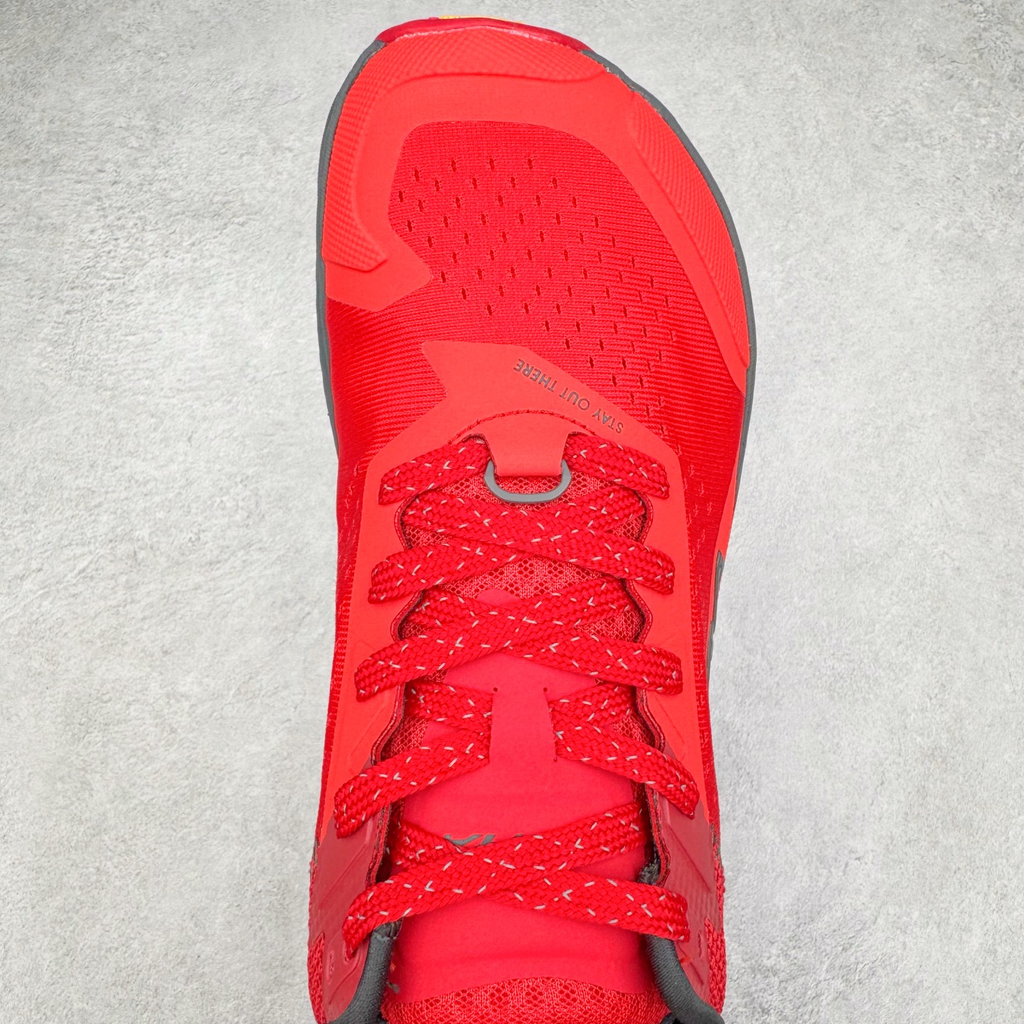 图片[4]-＃纯原 Altra OLYMPUS 6 奥创奥林匹斯六代舒适百搭防滑耐磨低帮户外跑步鞋 2009年，长跑精英运动员Golden Harper在美国犹他州创立了“Altra Footwear”，跑鞋特点是采用舒适的FootShape™M（很适鞋楦）设计和独特的BalancedCushioning™（平衡缓冲）技术，帮助遭受伤病困扰的跑者回归跑步，从而迅速积累起良好的口碑。2011年品牌迅速发展，屡获大奖。2015年开始不仅占据全美跑鞋前十，足迹更是遍布全球。2016年Altra正式进入中国市场，凭借独特的品牌风格以及出色的性能表现，三年来获得越来越多普通跑者的喜爱。销售业绩增长迅速，成为中国越野跑市场占有量前三的跑鞋品牌。实拍调校N版已经零色差零失真 百分百还原实物色彩所见即所得 不存在货不对板色差等低级问题 选购参考实物拍摄 不混卖不参货 只用心做好货严格选品 承诺混一赔十 尺码：39 40 40.5 41 42 42.5 43 44 44.5 45-选品中心