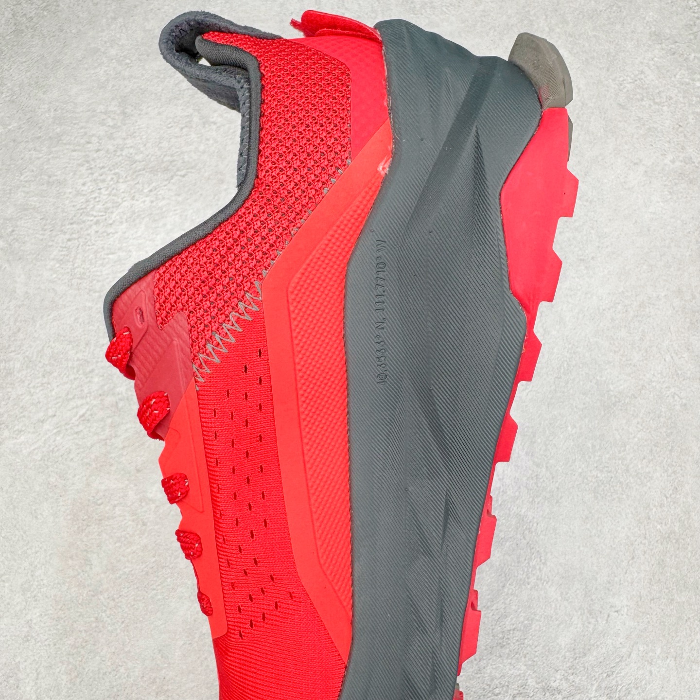 图片[7]-＃纯原 Altra OLYMPUS 6 奥创奥林匹斯六代舒适百搭防滑耐磨低帮户外跑步鞋 2009年，长跑精英运动员Golden Harper在美国犹他州创立了“Altra Footwear”，跑鞋特点是采用舒适的FootShape™M（很适鞋楦）设计和独特的BalancedCushioning™（平衡缓冲）技术，帮助遭受伤病困扰的跑者回归跑步，从而迅速积累起良好的口碑。2011年品牌迅速发展，屡获大奖。2015年开始不仅占据全美跑鞋前十，足迹更是遍布全球。2016年Altra正式进入中国市场，凭借独特的品牌风格以及出色的性能表现，三年来获得越来越多普通跑者的喜爱。销售业绩增长迅速，成为中国越野跑市场占有量前三的跑鞋品牌。实拍调校N版已经零色差零失真 百分百还原实物色彩所见即所得 不存在货不对板色差等低级问题 选购参考实物拍摄 不混卖不参货 只用心做好货严格选品 承诺混一赔十 尺码：39 40 40.5 41 42 42.5 43 44 44.5 45-选品中心