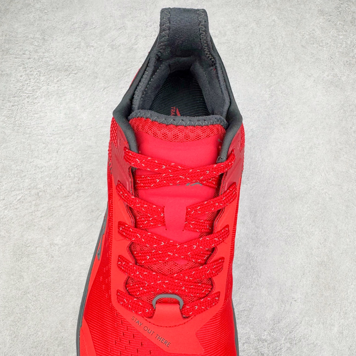 图片[5]-＃纯原 Altra OLYMPUS 6 奥创奥林匹斯六代舒适百搭防滑耐磨低帮户外跑步鞋 2009年，长跑精英运动员Golden Harper在美国犹他州创立了“Altra Footwear”，跑鞋特点是采用舒适的FootShape™M（很适鞋楦）设计和独特的BalancedCushioning™（平衡缓冲）技术，帮助遭受伤病困扰的跑者回归跑步，从而迅速积累起良好的口碑。2011年品牌迅速发展，屡获大奖。2015年开始不仅占据全美跑鞋前十，足迹更是遍布全球。2016年Altra正式进入中国市场，凭借独特的品牌风格以及出色的性能表现，三年来获得越来越多普通跑者的喜爱。销售业绩增长迅速，成为中国越野跑市场占有量前三的跑鞋品牌。实拍调校N版已经零色差零失真 百分百还原实物色彩所见即所得 不存在货不对板色差等低级问题 选购参考实物拍摄 不混卖不参货 只用心做好货严格选品 承诺混一赔十 尺码：39 40 40.5 41 42 42.5 43 44 44.5 45-选品中心