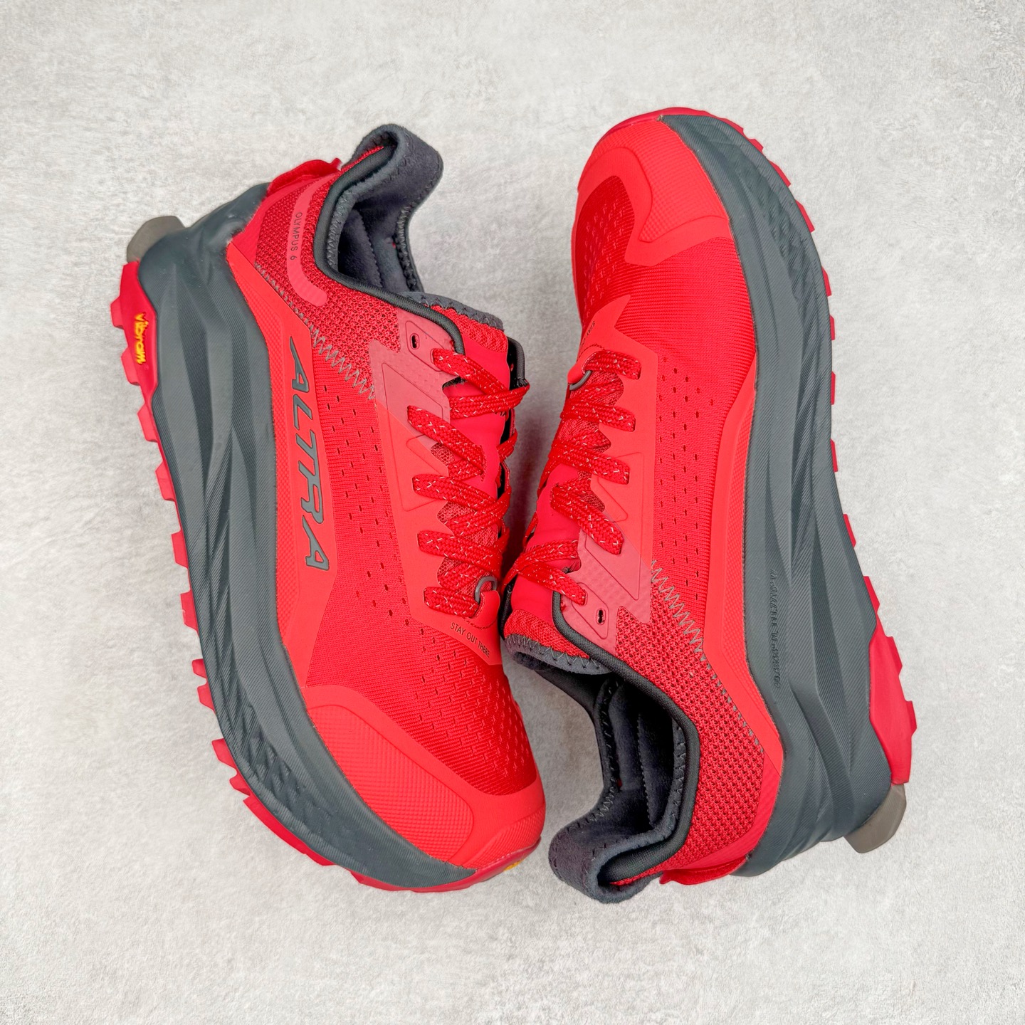 图片[3]-＃纯原 Altra OLYMPUS 6 奥创奥林匹斯六代舒适百搭防滑耐磨低帮户外跑步鞋 2009年，长跑精英运动员Golden Harper在美国犹他州创立了“Altra Footwear”，跑鞋特点是采用舒适的FootShape™M（很适鞋楦）设计和独特的BalancedCushioning™（平衡缓冲）技术，帮助遭受伤病困扰的跑者回归跑步，从而迅速积累起良好的口碑。2011年品牌迅速发展，屡获大奖。2015年开始不仅占据全美跑鞋前十，足迹更是遍布全球。2016年Altra正式进入中国市场，凭借独特的品牌风格以及出色的性能表现，三年来获得越来越多普通跑者的喜爱。销售业绩增长迅速，成为中国越野跑市场占有量前三的跑鞋品牌。实拍调校N版已经零色差零失真 百分百还原实物色彩所见即所得 不存在货不对板色差等低级问题 选购参考实物拍摄 不混卖不参货 只用心做好货严格选品 承诺混一赔十 尺码：39 40 40.5 41 42 42.5 43 44 44.5 45-选品中心