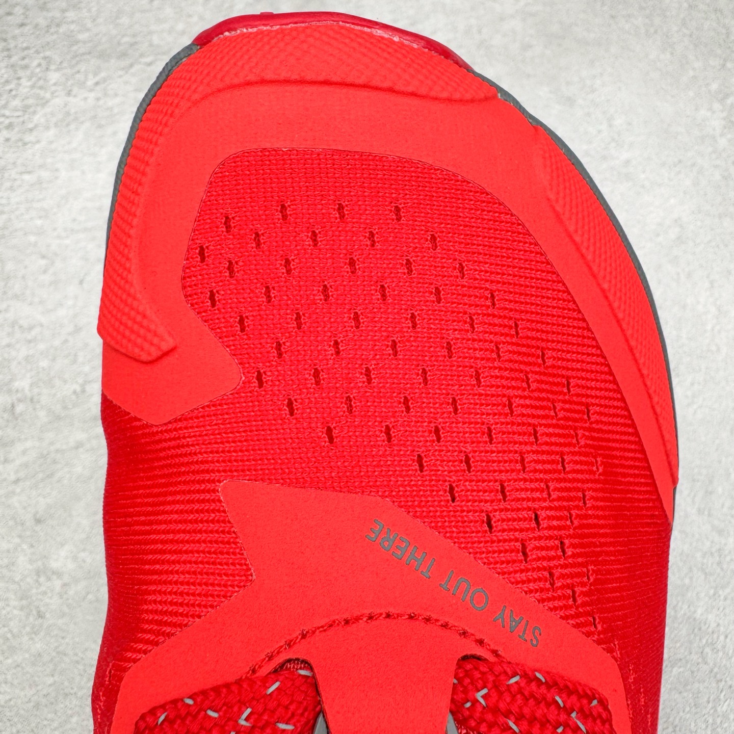 图片[17]-＃纯原 Altra OLYMPUS 6 奥创奥林匹斯六代舒适百搭防滑耐磨低帮户外跑步鞋 2009年，长跑精英运动员Golden Harper在美国犹他州创立了“Altra Footwear”，跑鞋特点是采用舒适的FootShape™M（很适鞋楦）设计和独特的BalancedCushioning™（平衡缓冲）技术，帮助遭受伤病困扰的跑者回归跑步，从而迅速积累起良好的口碑。2011年品牌迅速发展，屡获大奖。2015年开始不仅占据全美跑鞋前十，足迹更是遍布全球。2016年Altra正式进入中国市场，凭借独特的品牌风格以及出色的性能表现，三年来获得越来越多普通跑者的喜爱。销售业绩增长迅速，成为中国越野跑市场占有量前三的跑鞋品牌。实拍调校N版已经零色差零失真 百分百还原实物色彩所见即所得 不存在货不对板色差等低级问题 选购参考实物拍摄 不混卖不参货 只用心做好货严格选品 承诺混一赔十 尺码：39 40 40.5 41 42 42.5 43 44 44.5 45-选品中心