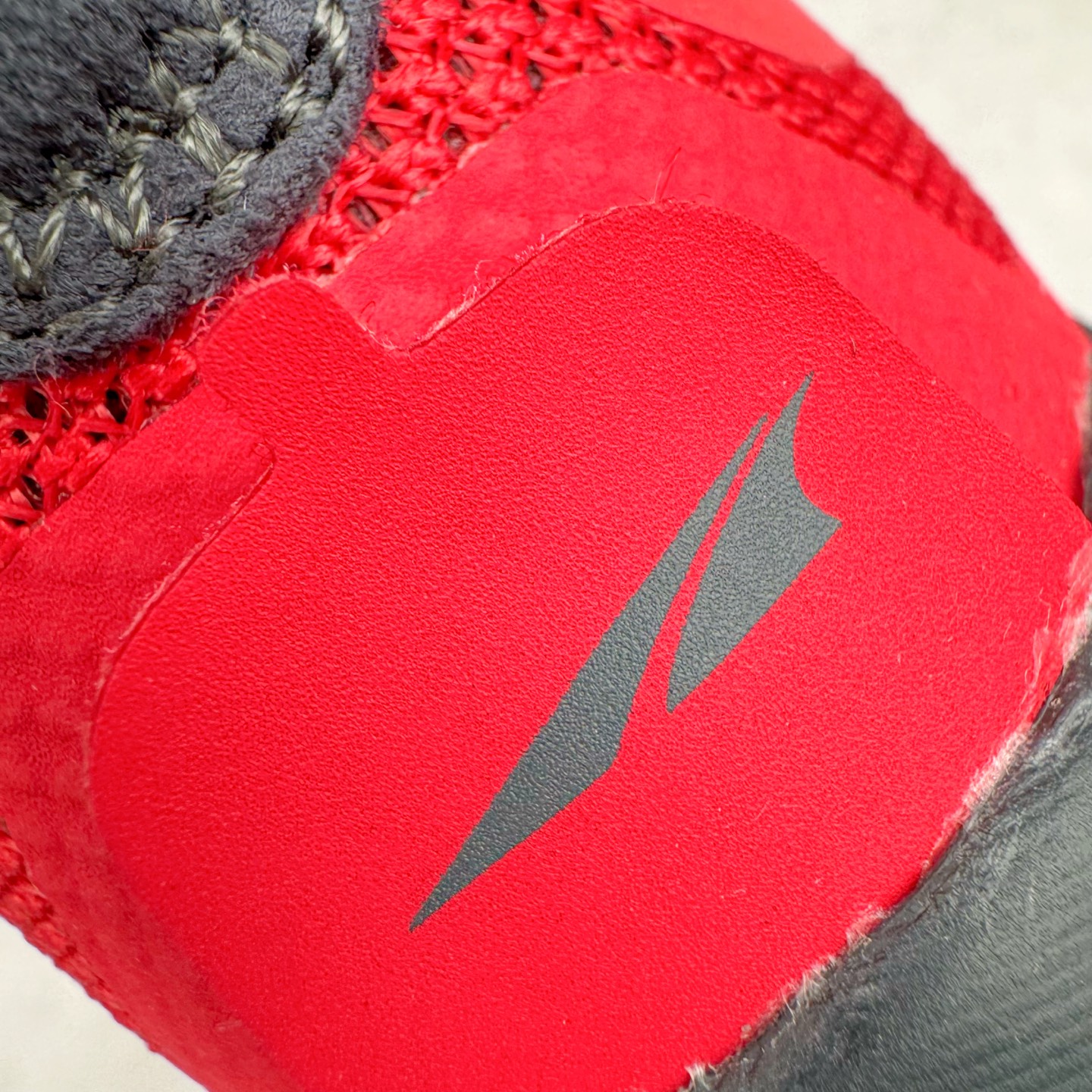 图片[14]-＃纯原 Altra OLYMPUS 6 奥创奥林匹斯六代舒适百搭防滑耐磨低帮户外跑步鞋 2009年，长跑精英运动员Golden Harper在美国犹他州创立了“Altra Footwear”，跑鞋特点是采用舒适的FootShape™M（很适鞋楦）设计和独特的BalancedCushioning™（平衡缓冲）技术，帮助遭受伤病困扰的跑者回归跑步，从而迅速积累起良好的口碑。2011年品牌迅速发展，屡获大奖。2015年开始不仅占据全美跑鞋前十，足迹更是遍布全球。2016年Altra正式进入中国市场，凭借独特的品牌风格以及出色的性能表现，三年来获得越来越多普通跑者的喜爱。销售业绩增长迅速，成为中国越野跑市场占有量前三的跑鞋品牌。实拍调校N版已经零色差零失真 百分百还原实物色彩所见即所得 不存在货不对板色差等低级问题 选购参考实物拍摄 不混卖不参货 只用心做好货严格选品 承诺混一赔十 尺码：39 40 40.5 41 42 42.5 43 44 44.5 45-选品中心