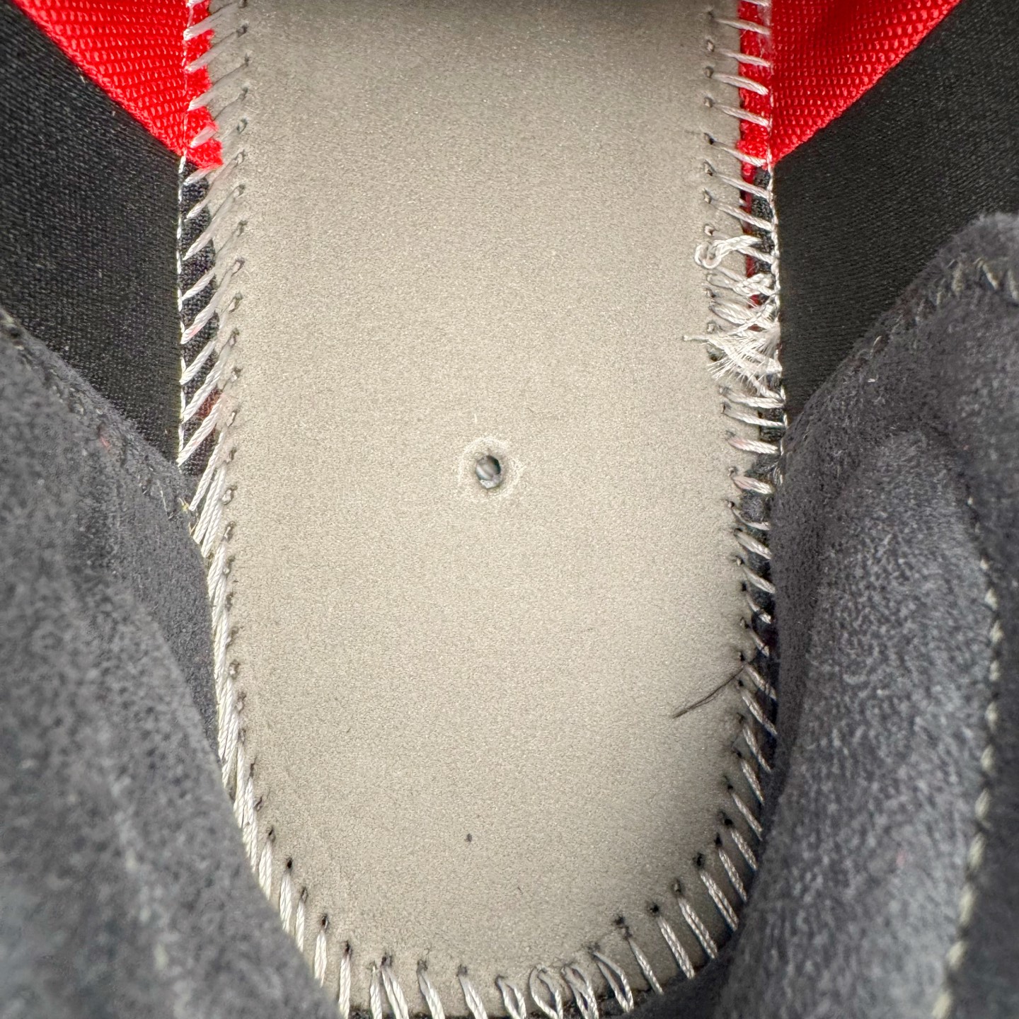 图片[10]-＃纯原 Altra OLYMPUS 6 奥创奥林匹斯六代舒适百搭防滑耐磨低帮户外跑步鞋 2009年，长跑精英运动员Golden Harper在美国犹他州创立了“Altra Footwear”，跑鞋特点是采用舒适的FootShape™M（很适鞋楦）设计和独特的BalancedCushioning™（平衡缓冲）技术，帮助遭受伤病困扰的跑者回归跑步，从而迅速积累起良好的口碑。2011年品牌迅速发展，屡获大奖。2015年开始不仅占据全美跑鞋前十，足迹更是遍布全球。2016年Altra正式进入中国市场，凭借独特的品牌风格以及出色的性能表现，三年来获得越来越多普通跑者的喜爱。销售业绩增长迅速，成为中国越野跑市场占有量前三的跑鞋品牌。实拍调校N版已经零色差零失真 百分百还原实物色彩所见即所得 不存在货不对板色差等低级问题 选购参考实物拍摄 不混卖不参货 只用心做好货严格选品 承诺混一赔十 尺码：39 40 40.5 41 42 42.5 43 44 44.5 45-选品中心