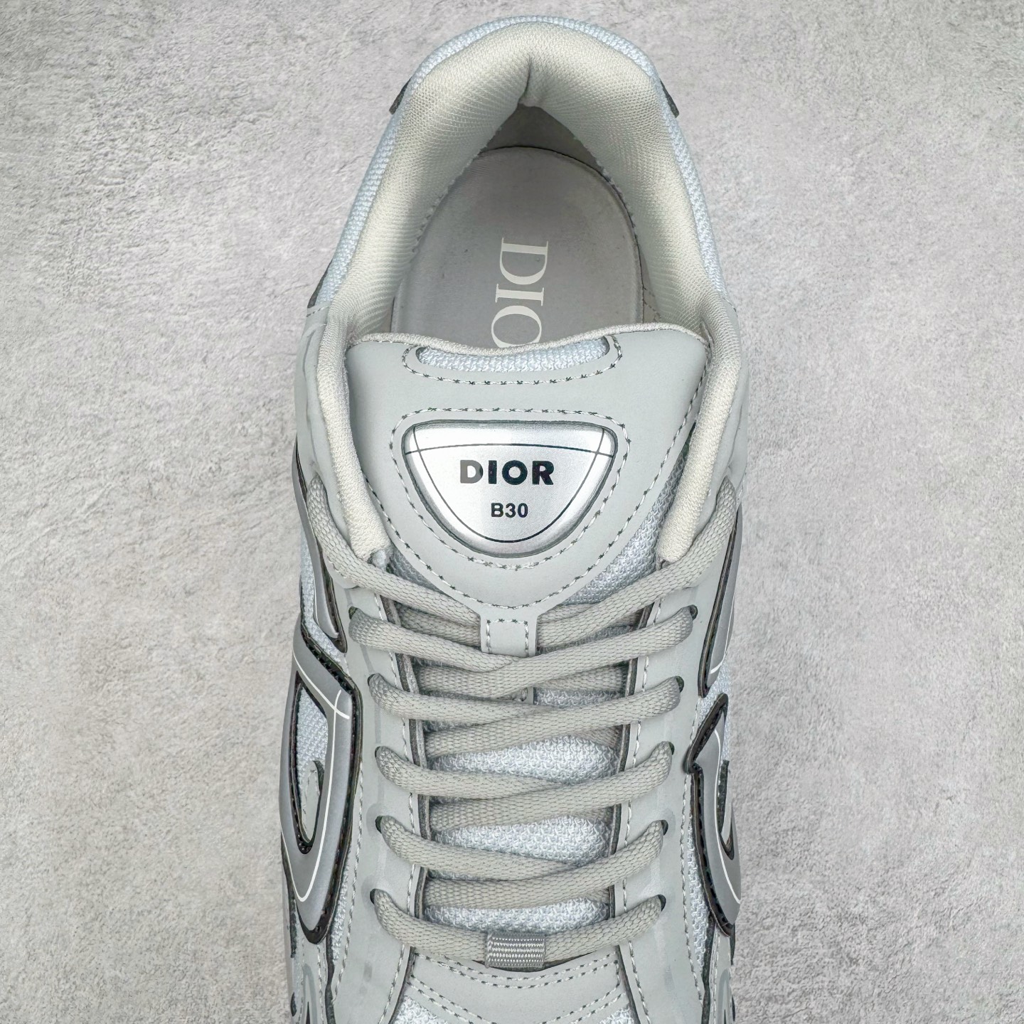 图片[5]-＃ZC总裁 Dior B30 迪奥网眼织物低帮运动休闲鞋 原版开模 海淘专供品质同渠道货源 全套专柜原装配件 该款系列采用黑网色眼织物白和色科技料面精心制 作饰以反光“CD30”图形标志 外格轻盈的刻雕效果橡胶鞋搭底配标志性点的缀提升格调 内弹部力细节塑造想理的舒适穿着体验可与各休式闲造型配搭 彰显尚时现代的运风动范 正常尺码：39 40 41 42 43 44 45-选品中心