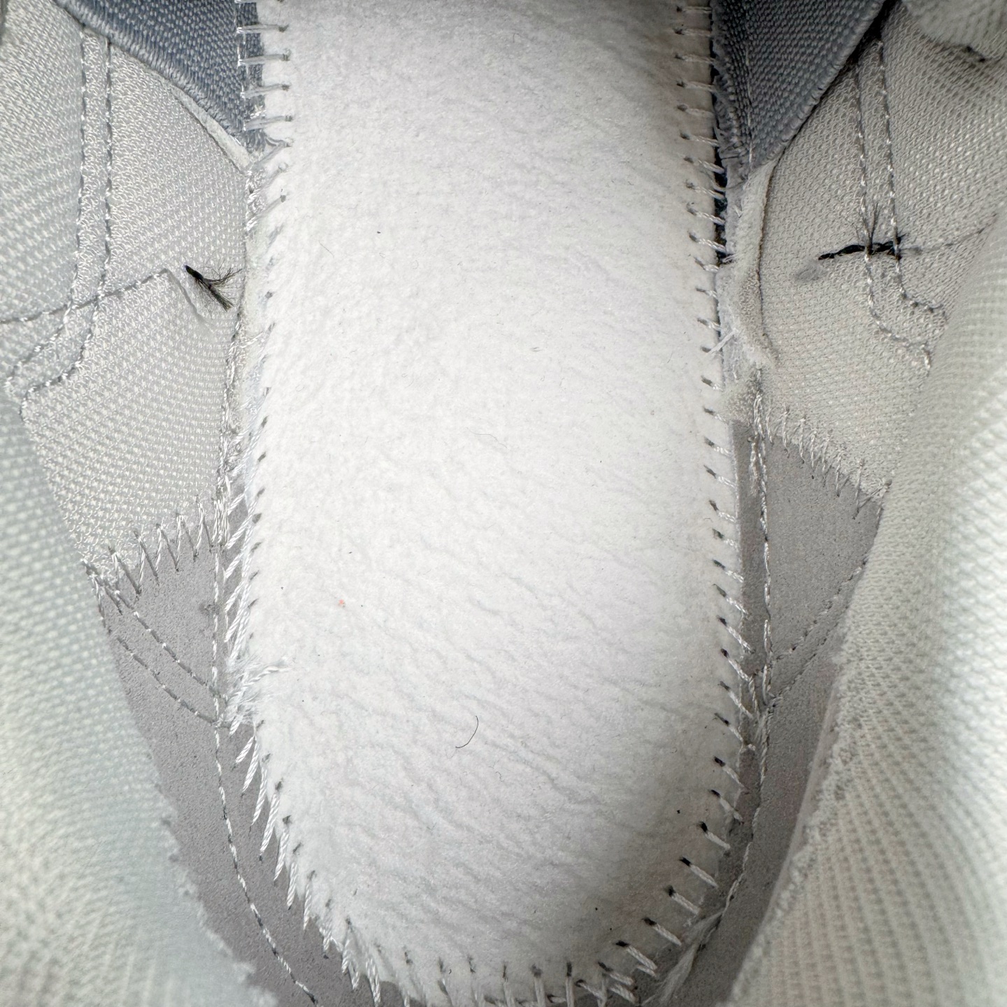 图片[12]-＃ZC总裁 Dior B30 迪奥网眼织物低帮运动休闲鞋 原版开模 海淘专供品质同渠道货源 全套专柜原装配件 该款系列采用黑网色眼织物白和色科技料面精心制 作饰以反光“CD30”图形标志 外格轻盈的刻雕效果橡胶鞋搭底配标志性点的缀提升格调 内弹部力细节塑造想理的舒适穿着体验可与各休式闲造型配搭 彰显尚时现代的运风动范 正常尺码：39 40 41 42 43 44 45-选品中心