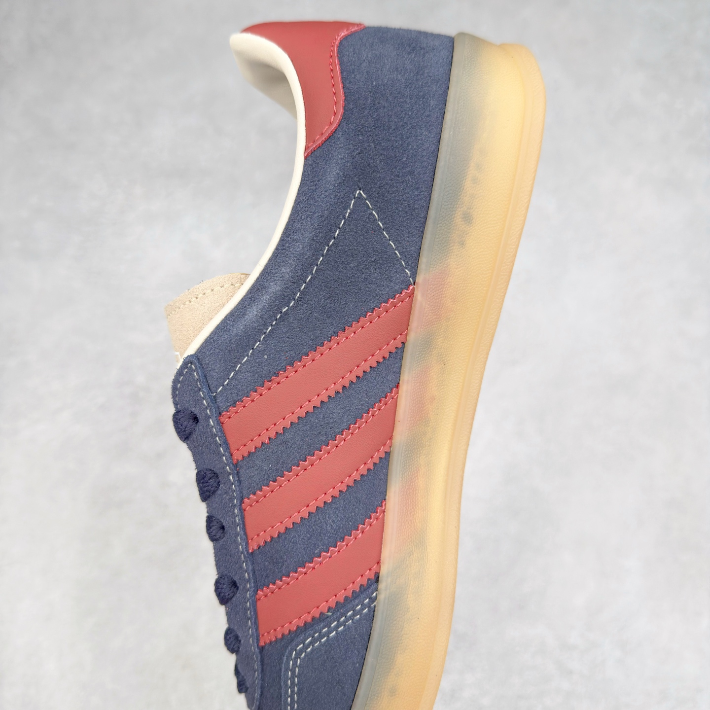 图片[7]-AD Gazelle Indoor Trainers 羚羊内训系列低帮复古百搭休闲运动德训风板鞋 JH5404 90年代经典的复刻版！自60年代以足球训练鞋面世以来,Gazelle就以其经典设计席卷全球。1991年版本的复刻,再造经典Gazelle。采用皮革打造,搭配浊色细节,让这款经典更加简约。尺码：36 36⅔ 37⅓ 38 38⅔ 39⅓ 40 40⅔ 41⅓ 42 42⅔ 43⅓ 44⅓ 44⅔ 45-选品中心