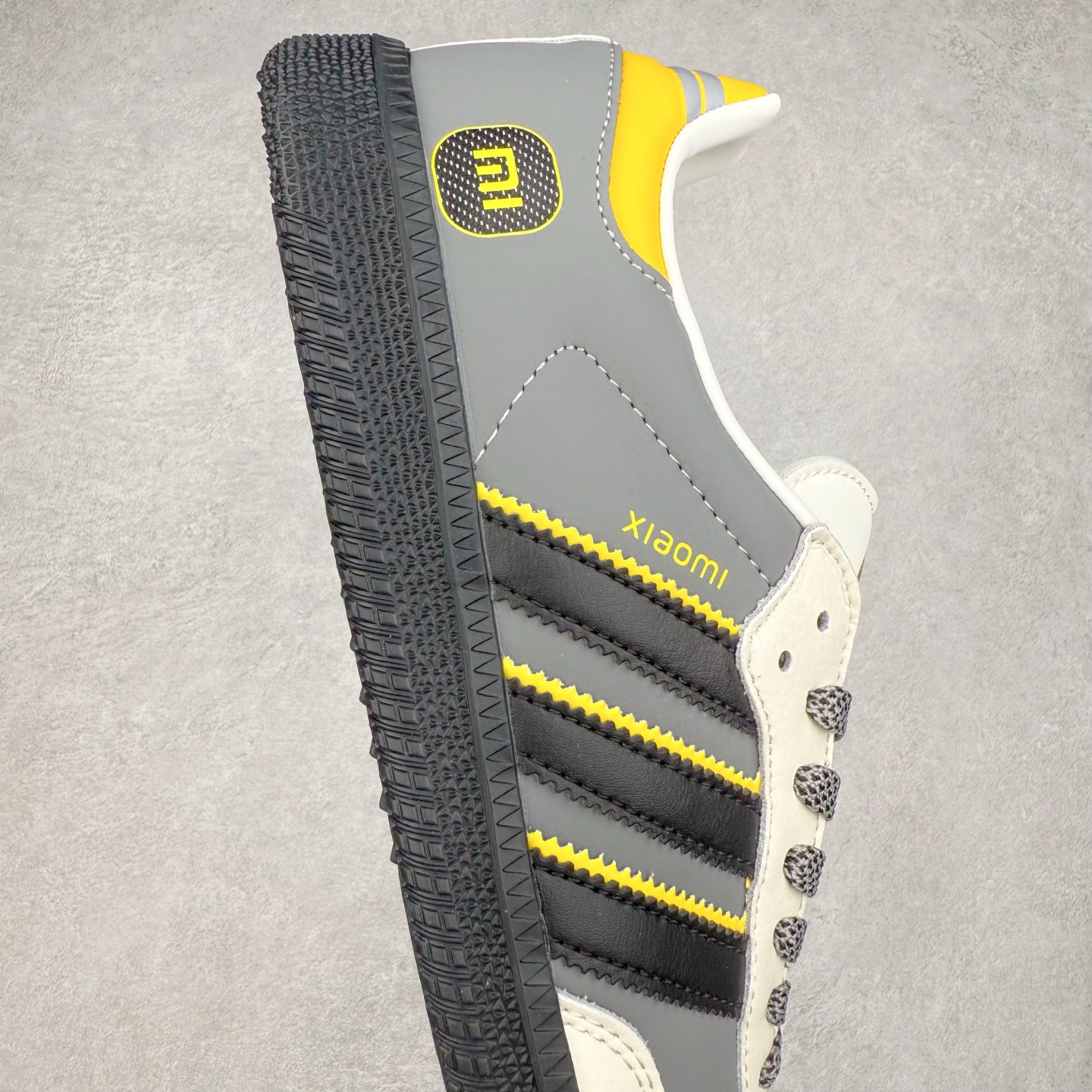 图片[6]-AD Original Samba OG 复古经典轻便板鞋 ID0476 这款桑巴鞋展示了高质量的工艺 带有装饰的超锁缝制和无缝的手感 柔软、柔软的皮革造型和标志性的3条纹完成了精致的外观 正规合身鞋带 鞋面上有绒面鞋垫 橡胶鞋底 享受正畸套筒软感 自50年代首次亮相以来就一直在赢得粉丝的青睐 尺码：36 36.5 37.5 38 38.5 39 40 40.5 41 42 42.5 43 44 44.5 45-选品中心