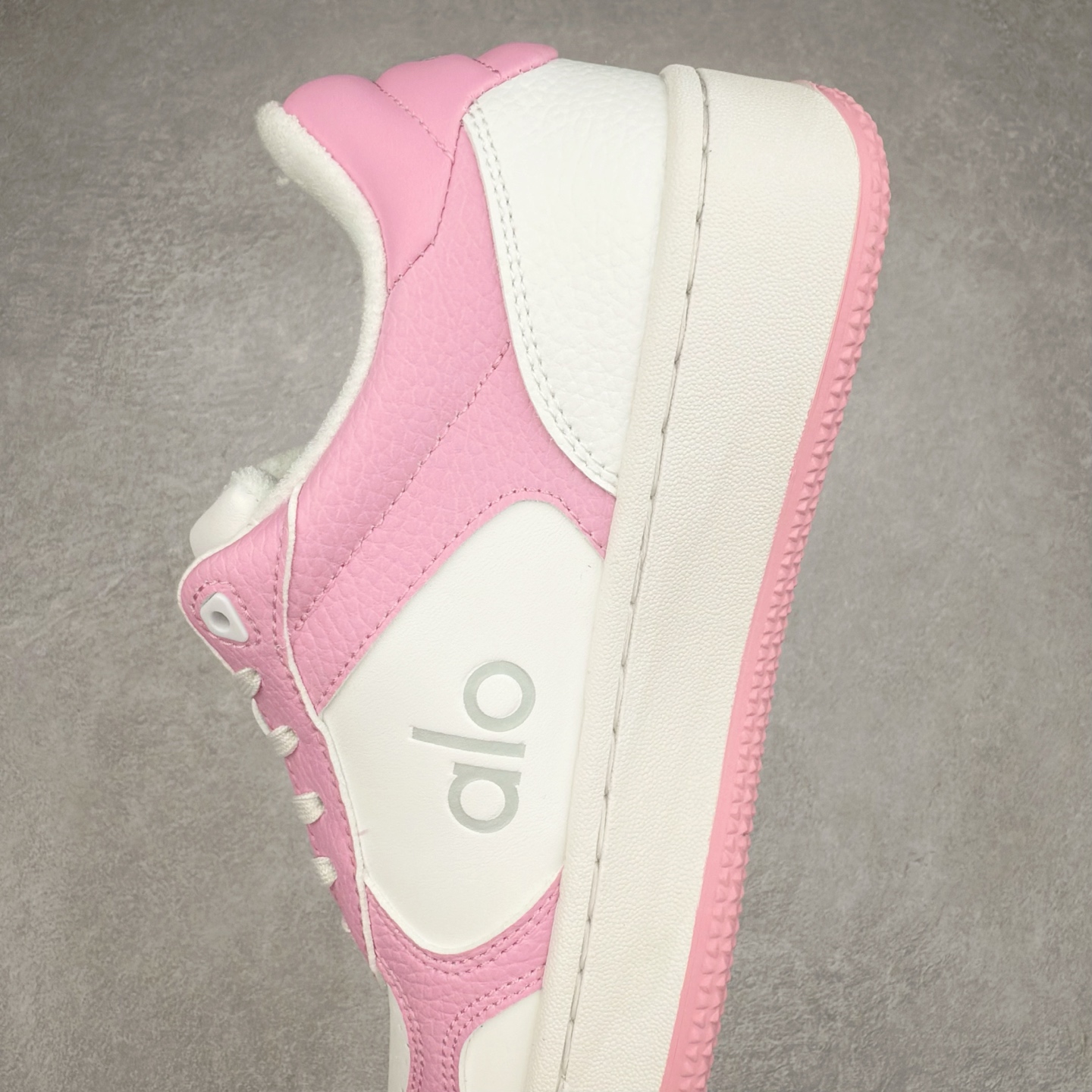 图片[7]-＃纯原 Alo yoga Alo Recovery Mode 舒适百搭防滑耐磨低帮板鞋 易梦玲 Jisoo智秀等多位明星同款上脚主打各大平台外贸主推大厂采购原材料多处细节一步到位生产细节 一款随意搭配的都好看的鞋子alo采用增高4cm 春夏秋冬四季款舒适简约板鞋 TPU防滑耐磨鞋底 尺码：36 36.5 37 37.5 38 38.5 39 40 41 41.5 42 42.5 43 44 45-选品中心