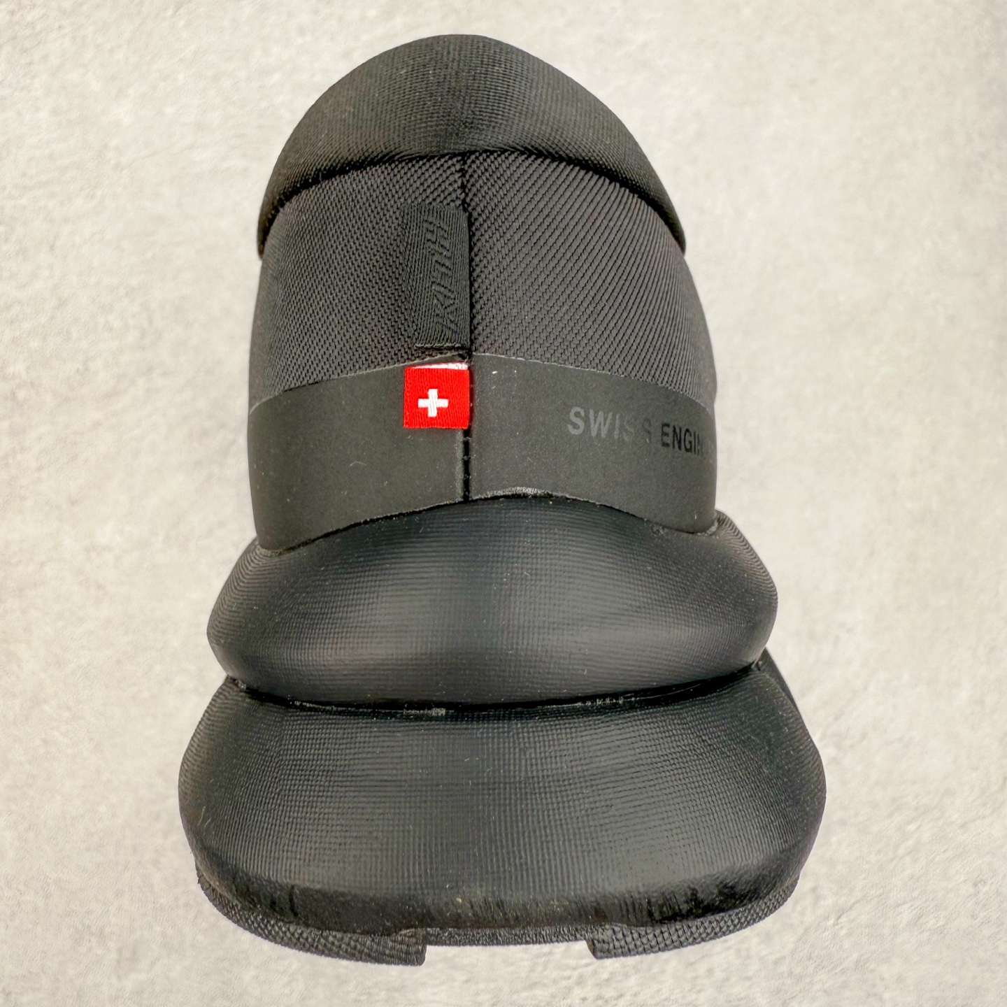 图片[8]-KITH x On Cloudzone 昂跑舒适百搭防滑耐磨 低帮休闲跑步鞋 昂跑运动品牌 开创于2010年 缓震着陆、强效回弹、轻柔质感的设计构思始终是ON研制关键 与此同时基于“为全球提供革新性的跑步感受”信念 陆续推出了多款跑鞋及其以专业运动人体跑步工程学为设计关键的功能性跑步服饰设备 让跑者不费力气地畅快畅跑 尺码：36 36.5 37.5 38 38.5 39 40 40.5 41 42 42.5 43 44 44.5 45-选品中心