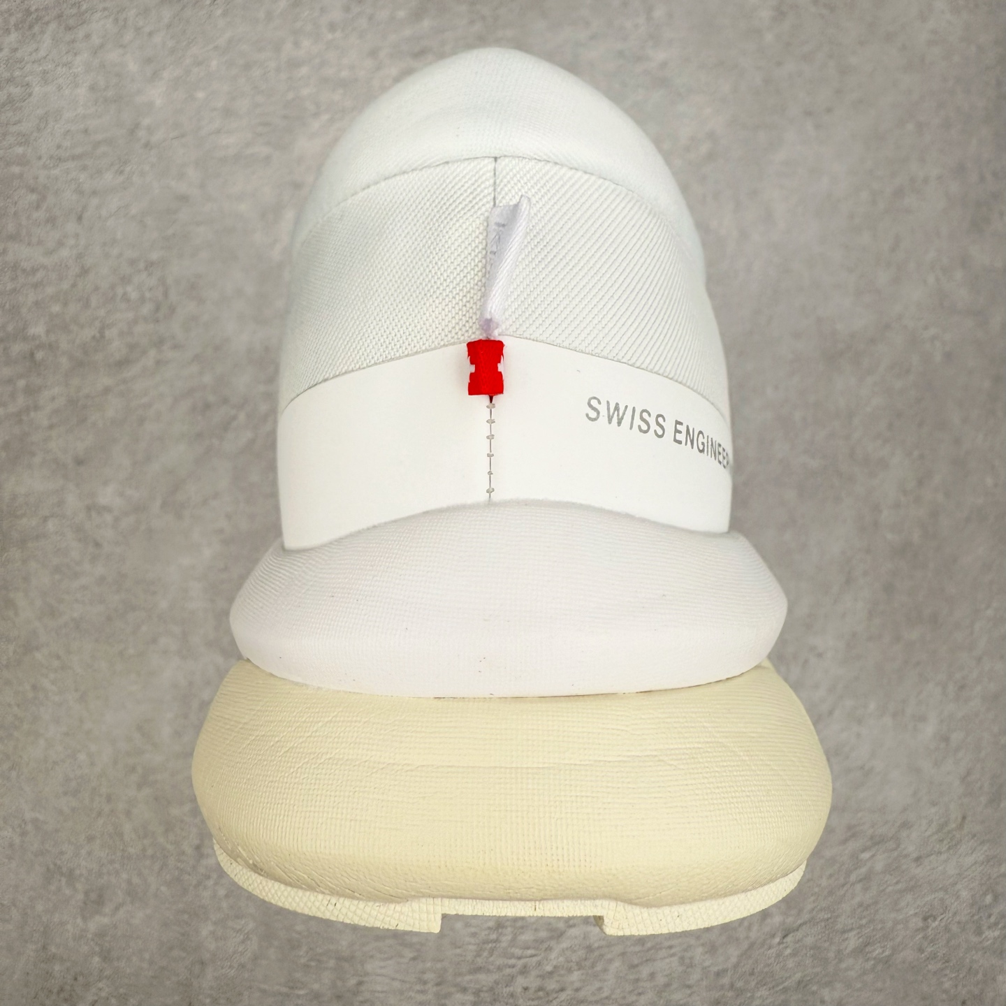 图片[8]-KITH x On Cloudzone 昂跑舒适百搭防滑耐磨 低帮休闲跑步鞋 昂跑运动品牌 开创于2010年 缓震着陆、强效回弹、轻柔质感的设计构思始终是ON研制关键 与此同时基于“为全球提供革新性的跑步感受”信念 陆续推出了多款跑鞋及其以专业运动人体跑步工程学为设计关键的功能性跑步服饰设备 让跑者不费力气地畅快畅跑 尺码：36 36.5 37.5 38 38.5 39 40 40.5 41 42 42.5 43 44 44.5 45-选品中心