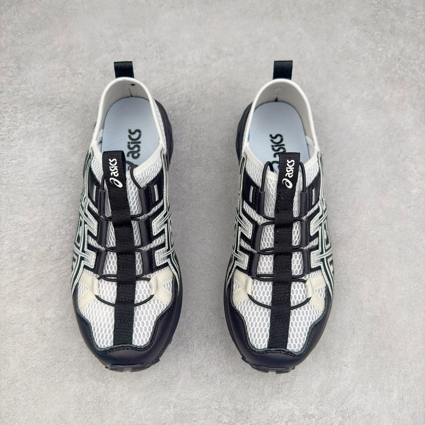 图片[2]-Asics Gel-Sonoma TR 亚瑟士舒适百搭减震防滑耐磨低帮生活休闲鞋 ASICS（亚瑟士）是日本实业家鬼冢喜八郎创立的跑鞋运动品牌，名字想法源自著名的拉丁谚语“AnimaSana In Corpore Sano”，意为“健全的精神寓于强健的体魄”。正如其名字的含义，ASICS亚瑟士一直坚信保持身体的健康与活力是打造健康快乐的生活方式的最佳途径。亚瑟士的跑鞋、篮球鞋等系列集专业与美貌于一身，拥有极高的热度。2016年，ASICS在“2016年日本最佳全球品牌”排行榜名列第17名。尺码：36 37 37.5 38 39 39.5 40 40.5 41.5 42 42.5 43.5 44 45-选品中心