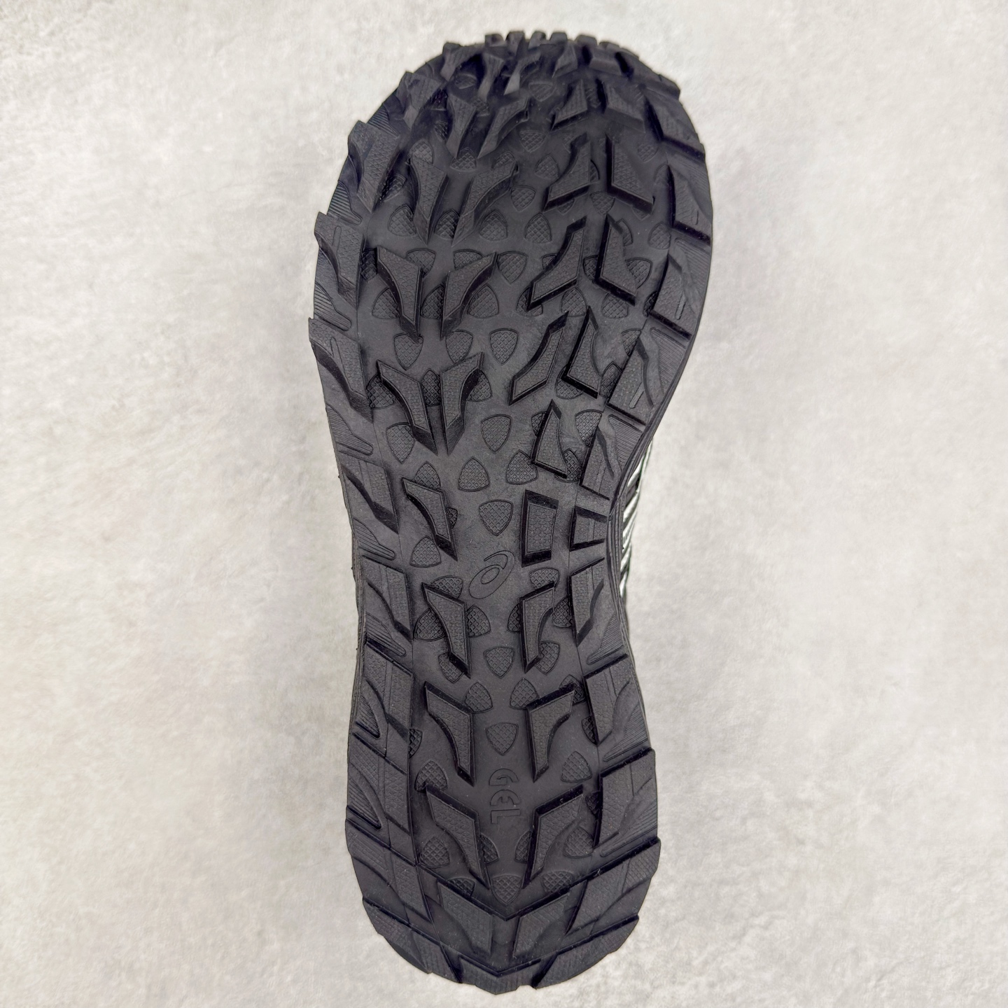 图片[9]-Asics Gel-Sonoma TR 亚瑟士舒适百搭减震防滑耐磨低帮生活休闲鞋 ASICS（亚瑟士）是日本实业家鬼冢喜八郎创立的跑鞋运动品牌，名字想法源自著名的拉丁谚语“AnimaSana In Corpore Sano”，意为“健全的精神寓于强健的体魄”。正如其名字的含义，ASICS亚瑟士一直坚信保持身体的健康与活力是打造健康快乐的生活方式的最佳途径。亚瑟士的跑鞋、篮球鞋等系列集专业与美貌于一身，拥有极高的热度。2016年，ASICS在“2016年日本最佳全球品牌”排行榜名列第17名。尺码：36 37 37.5 38 39 39.5 40 40.5 41.5 42 42.5 43.5 44 45-选品中心