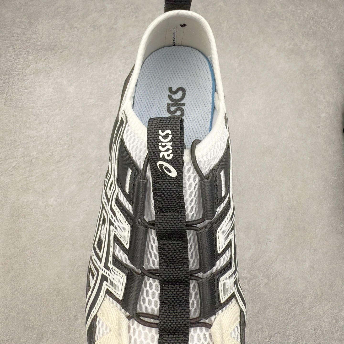 图片[5]-Asics Gel-Sonoma TR 亚瑟士舒适百搭减震防滑耐磨低帮生活休闲鞋 ASICS（亚瑟士）是日本实业家鬼冢喜八郎创立的跑鞋运动品牌，名字想法源自著名的拉丁谚语“AnimaSana In Corpore Sano”，意为“健全的精神寓于强健的体魄”。正如其名字的含义，ASICS亚瑟士一直坚信保持身体的健康与活力是打造健康快乐的生活方式的最佳途径。亚瑟士的跑鞋、篮球鞋等系列集专业与美貌于一身，拥有极高的热度。2016年，ASICS在“2016年日本最佳全球品牌”排行榜名列第17名。尺码：36 37 37.5 38 39 39.5 40 40.5 41.5 42 42.5 43.5 44 45-选品中心