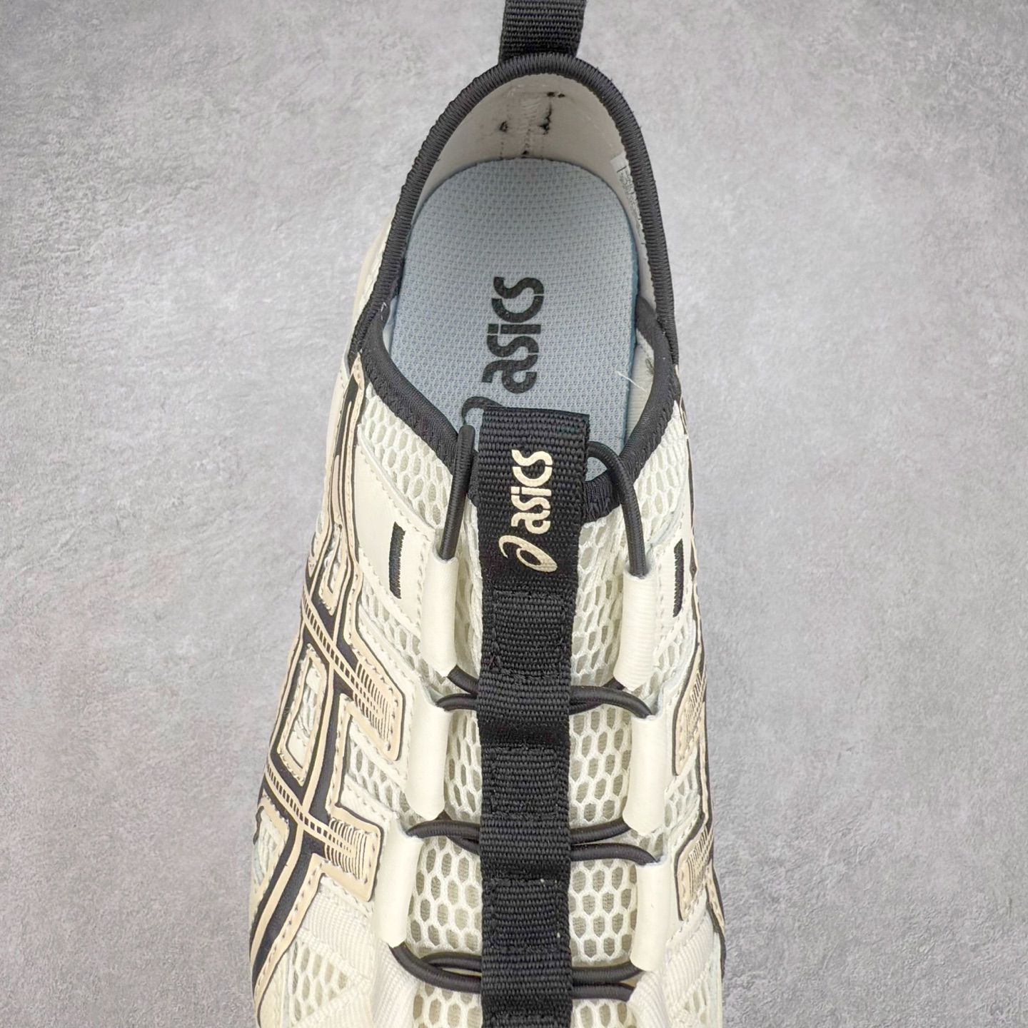 图片[5]-Asics Gel-Sonoma TR 亚瑟士舒适百搭减震防滑耐磨低帮生活休闲鞋 ASICS（亚瑟士）是日本实业家鬼冢喜八郎创立的跑鞋运动品牌，名字想法源自著名的拉丁谚语“AnimaSana In Corpore Sano”，意为“健全的精神寓于强健的体魄”。正如其名字的含义，ASICS亚瑟士一直坚信保持身体的健康与活力是打造健康快乐的生活方式的最佳途径。亚瑟士的跑鞋、篮球鞋等系列集专业与美貌于一身，拥有极高的热度。2016年，ASICS在“2016年日本最佳全球品牌”排行榜名列第17名。尺码：36 37 37.5 38 39 39.5 40 40.5 41.5 42 42.5 43.5 44 45-选品中心