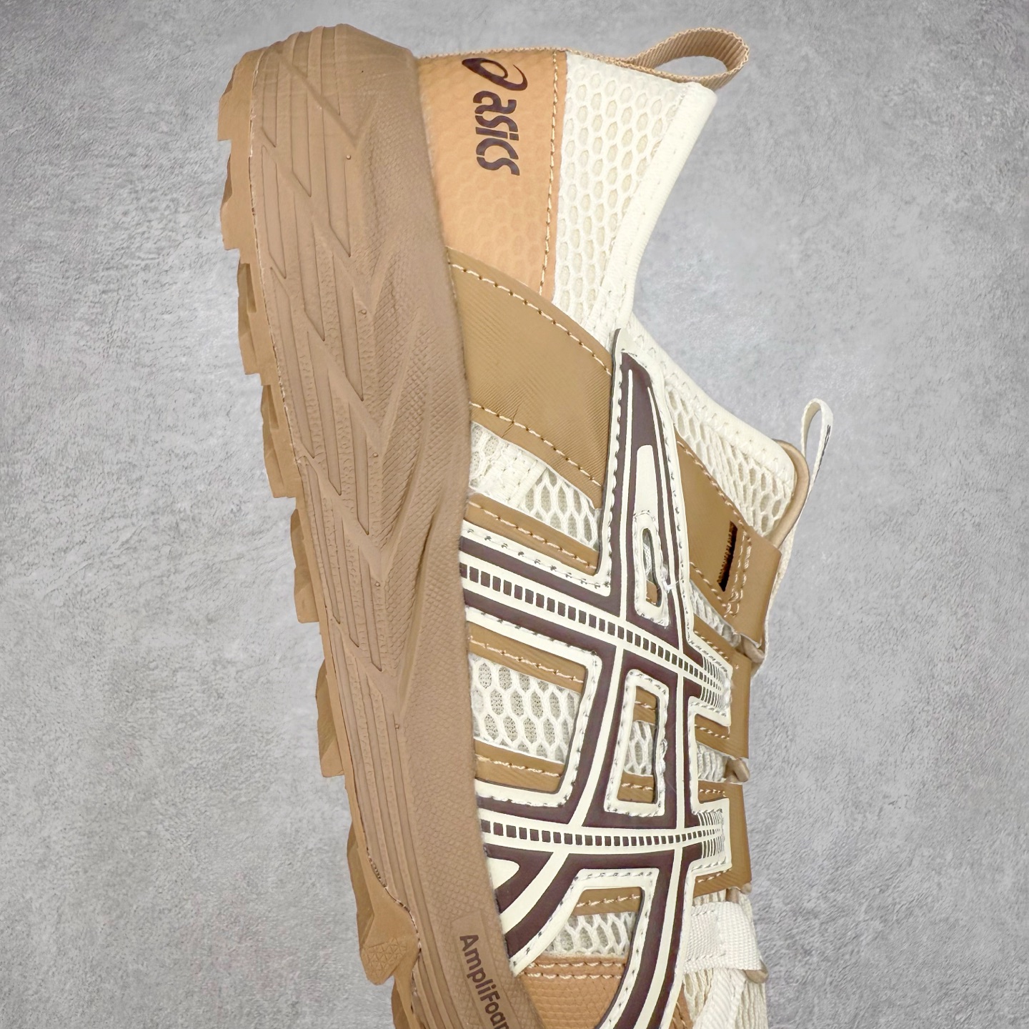 图片[6]-Asics Gel-Sonoma TR 亚瑟士舒适百搭减震防滑耐磨低帮生活休闲鞋 ASICS（亚瑟士）是日本实业家鬼冢喜八郎创立的跑鞋运动品牌，名字想法源自著名的拉丁谚语“AnimaSana In Corpore Sano”，意为“健全的精神寓于强健的体魄”。正如其名字的含义，ASICS亚瑟士一直坚信保持身体的健康与活力是打造健康快乐的生活方式的最佳途径。亚瑟士的跑鞋、篮球鞋等系列集专业与美貌于一身，拥有极高的热度。2016年，ASICS在“2016年日本最佳全球品牌”排行榜名列第17名。尺码：36 37 37.5 38 39 39.5 40 40.5 41.5 42 42.5 43.5 44 45-选品中心